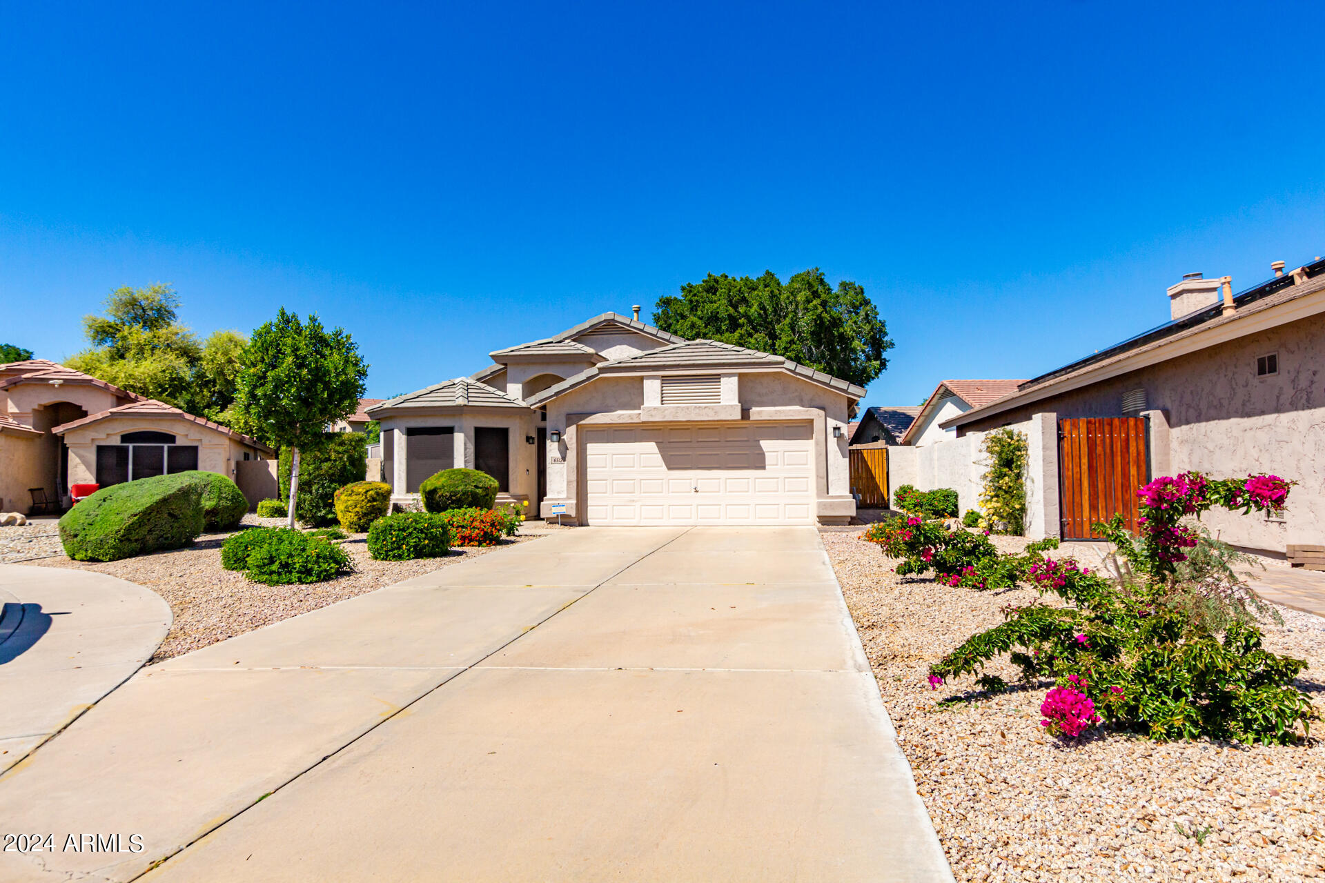 6512 W ADOBE Drive