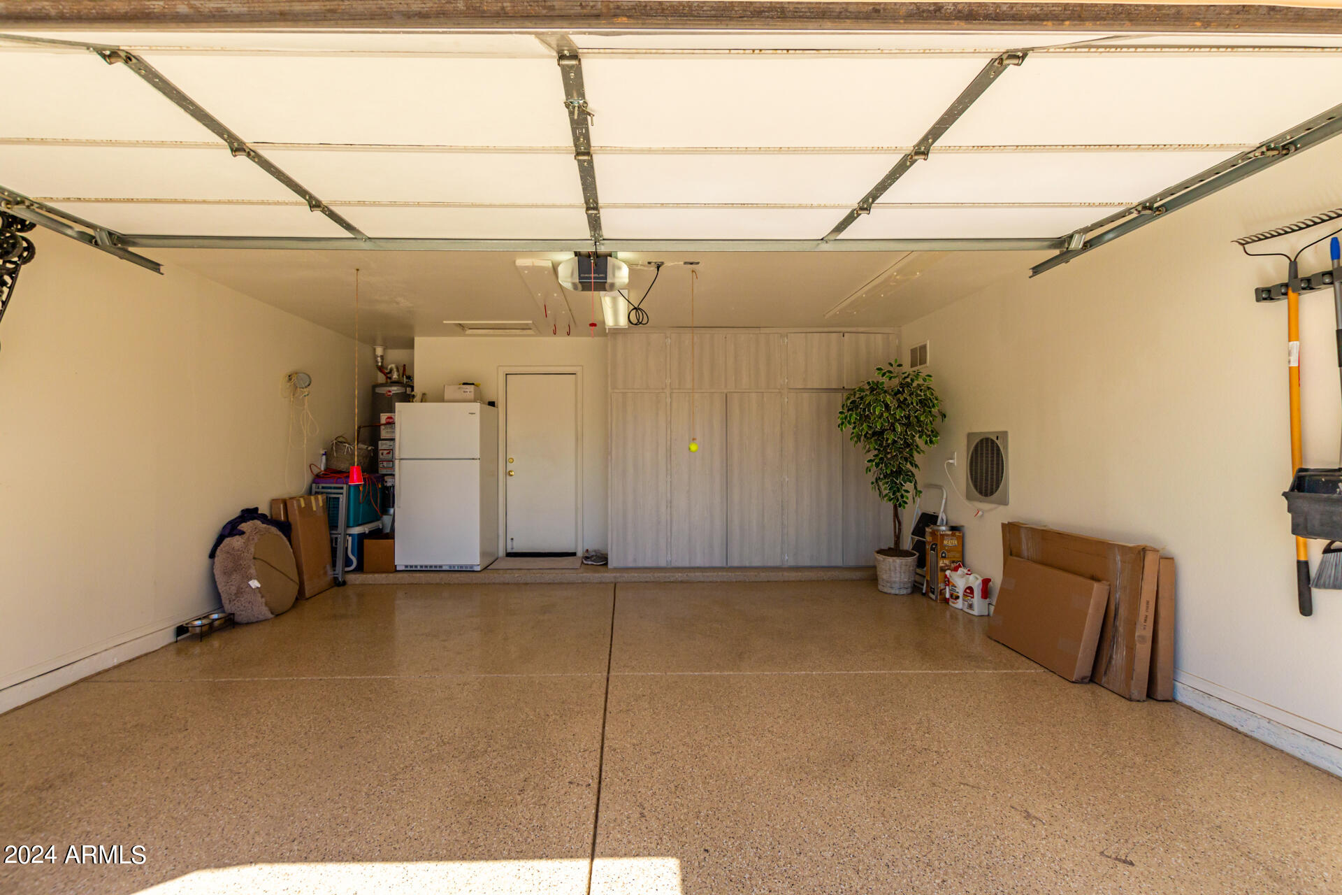 6512 W ADOBE Drive