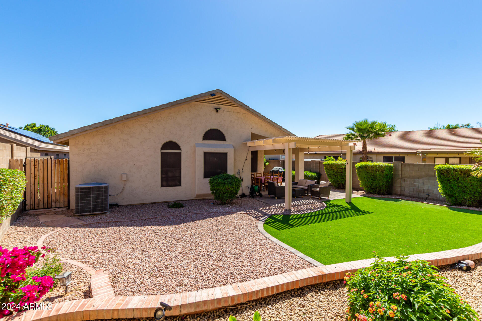 6512 W ADOBE Drive