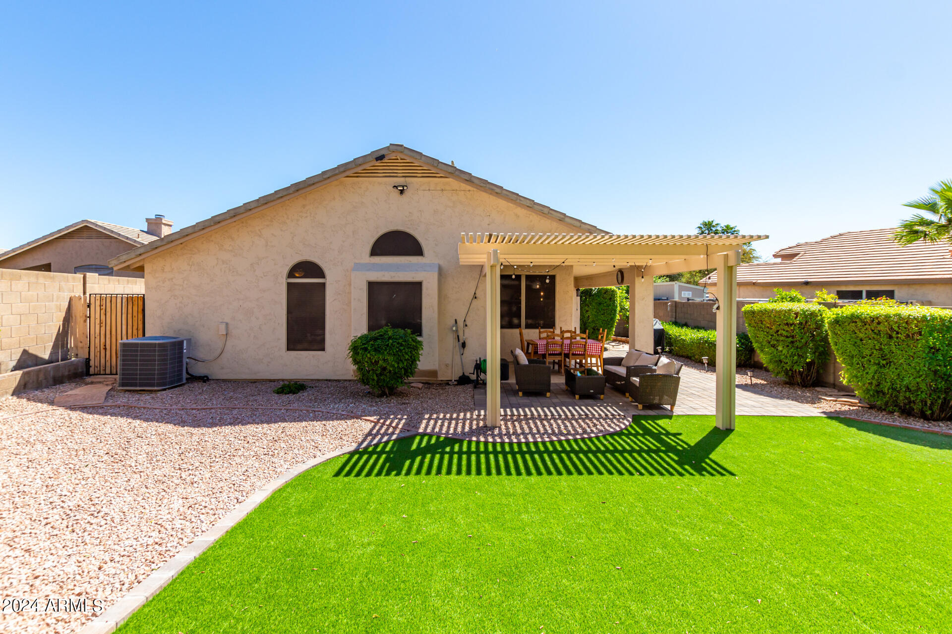 6512 W ADOBE Drive