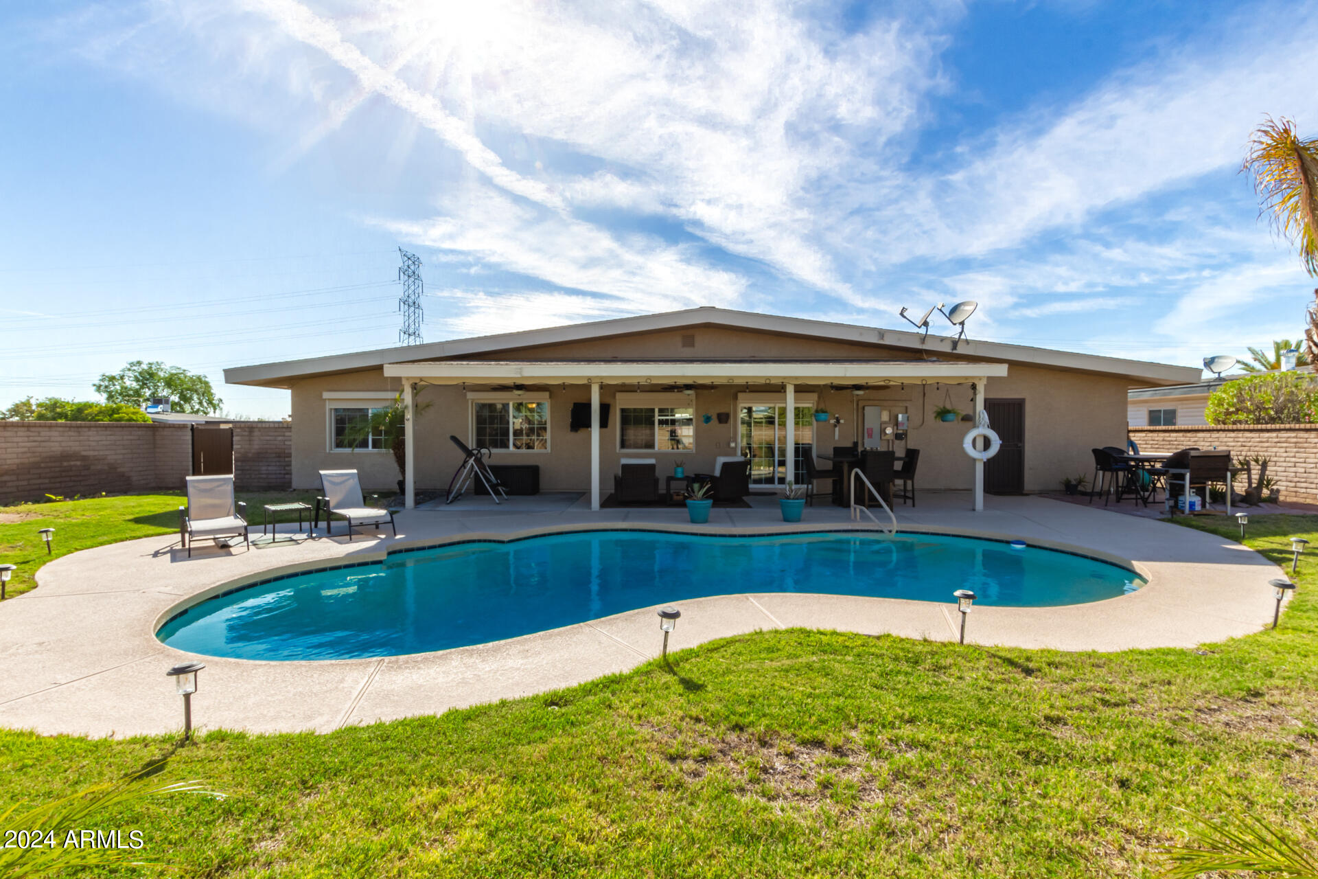 11162 W PALMERAS Drive