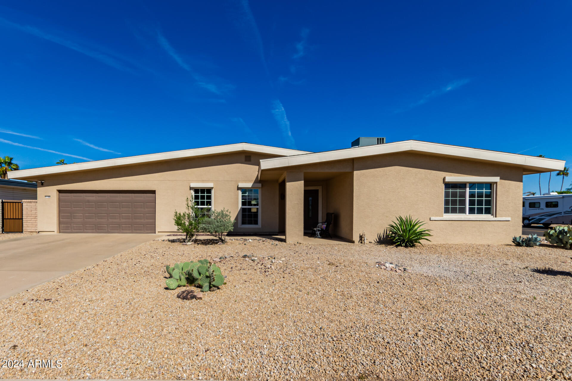 11162 W PALMERAS Drive