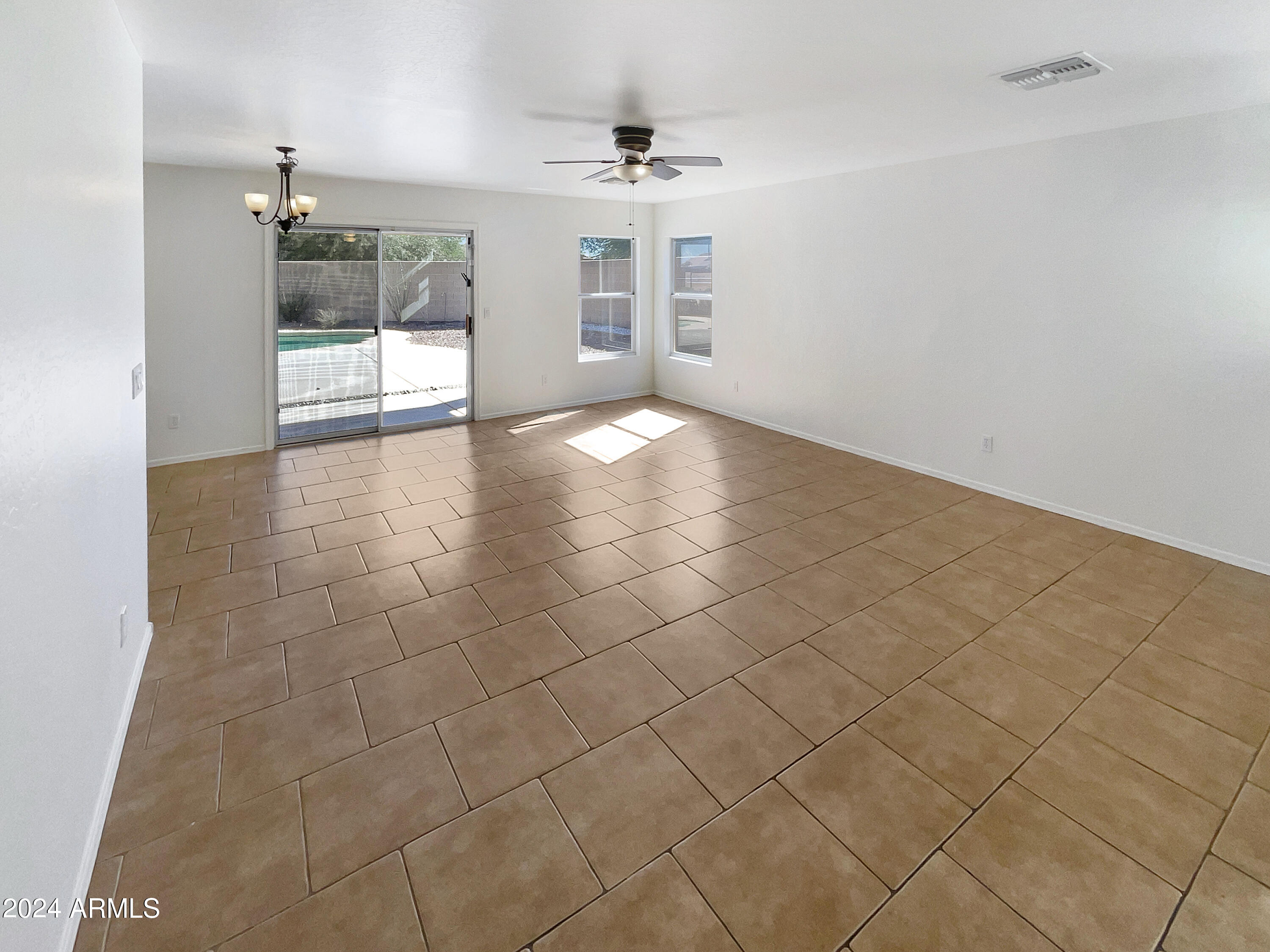 22595 W MESQUITE Drive