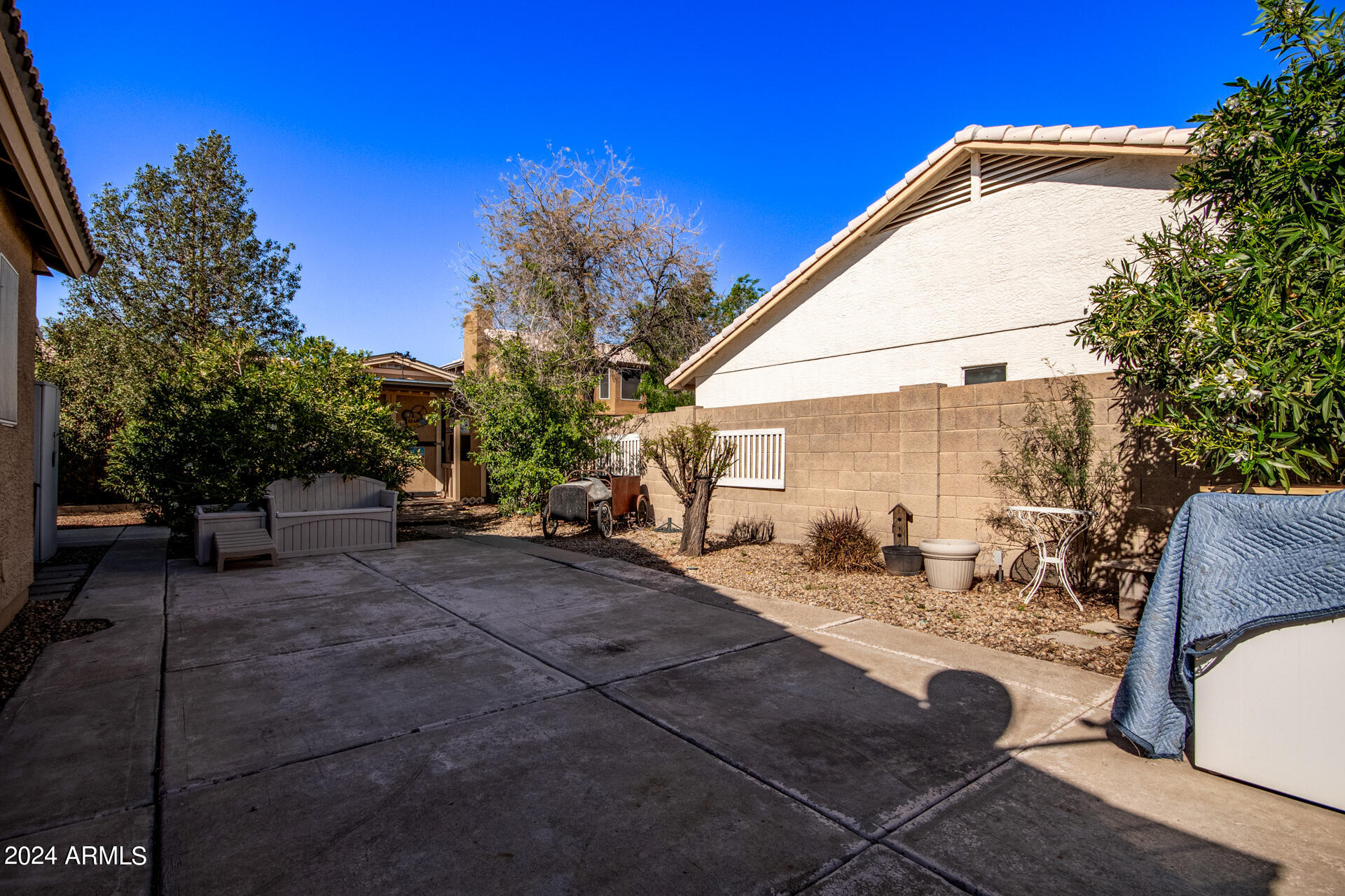 8830 W CHARTER OAK Road