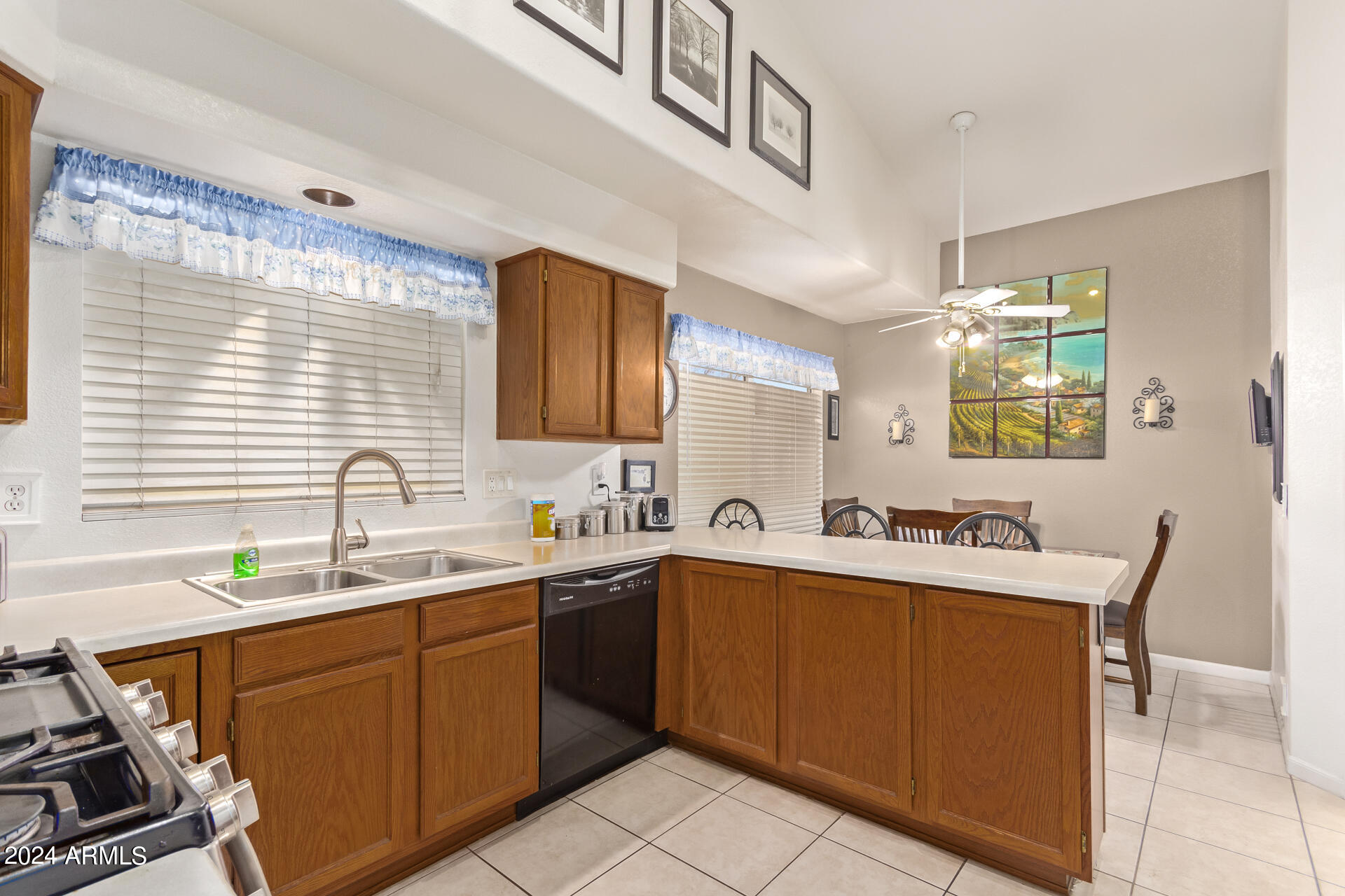 8830 W CHARTER OAK Road