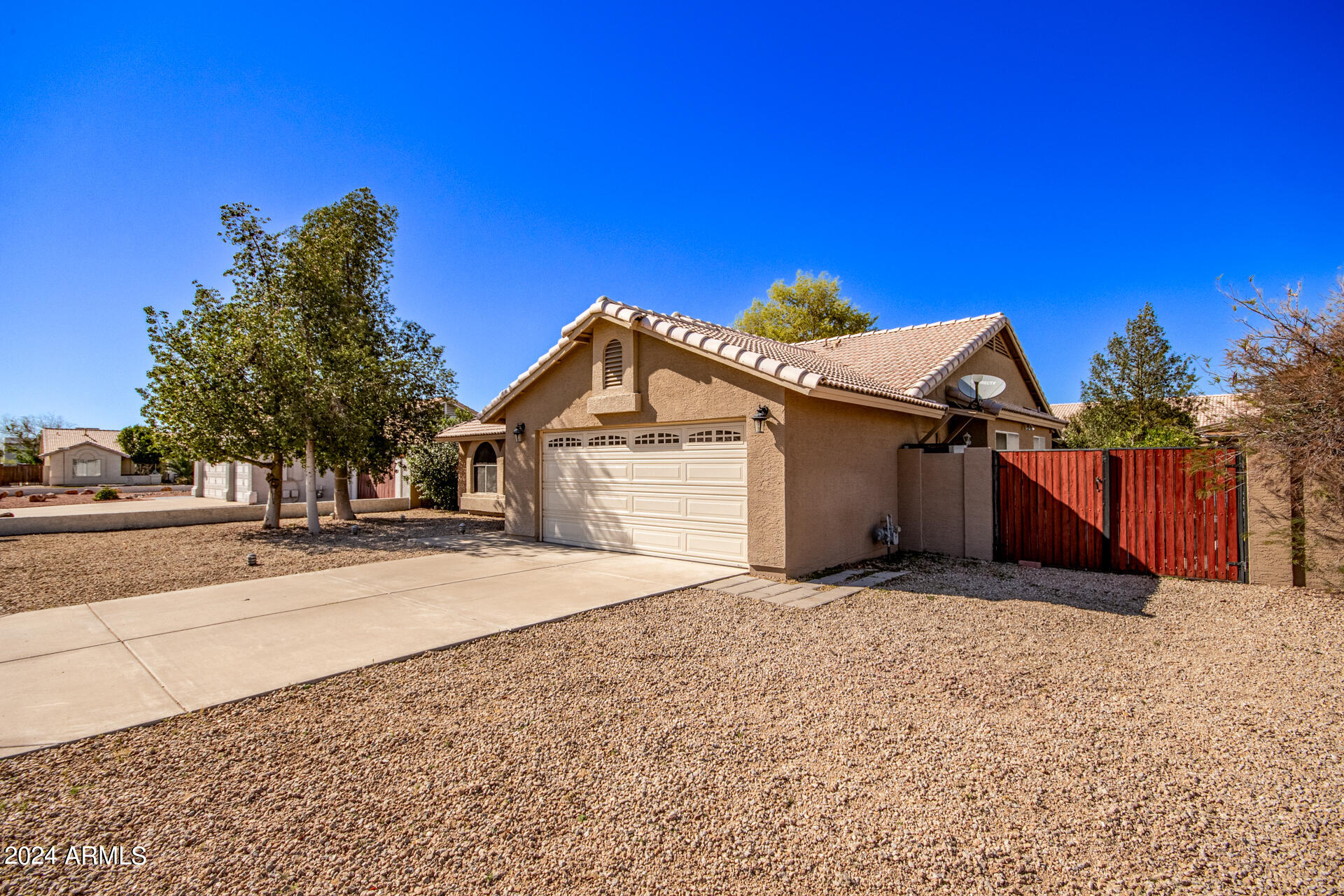 8830 W CHARTER OAK Road