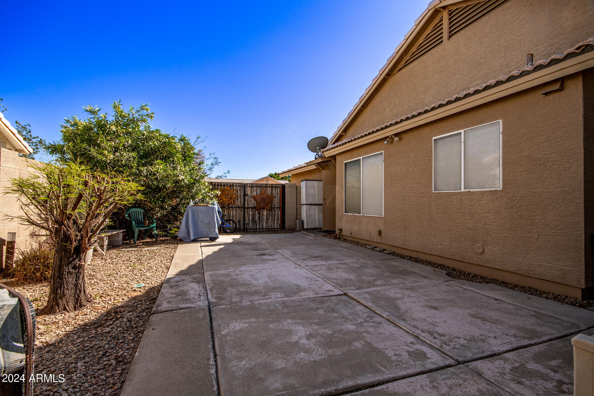 8830 W CHARTER OAK Road