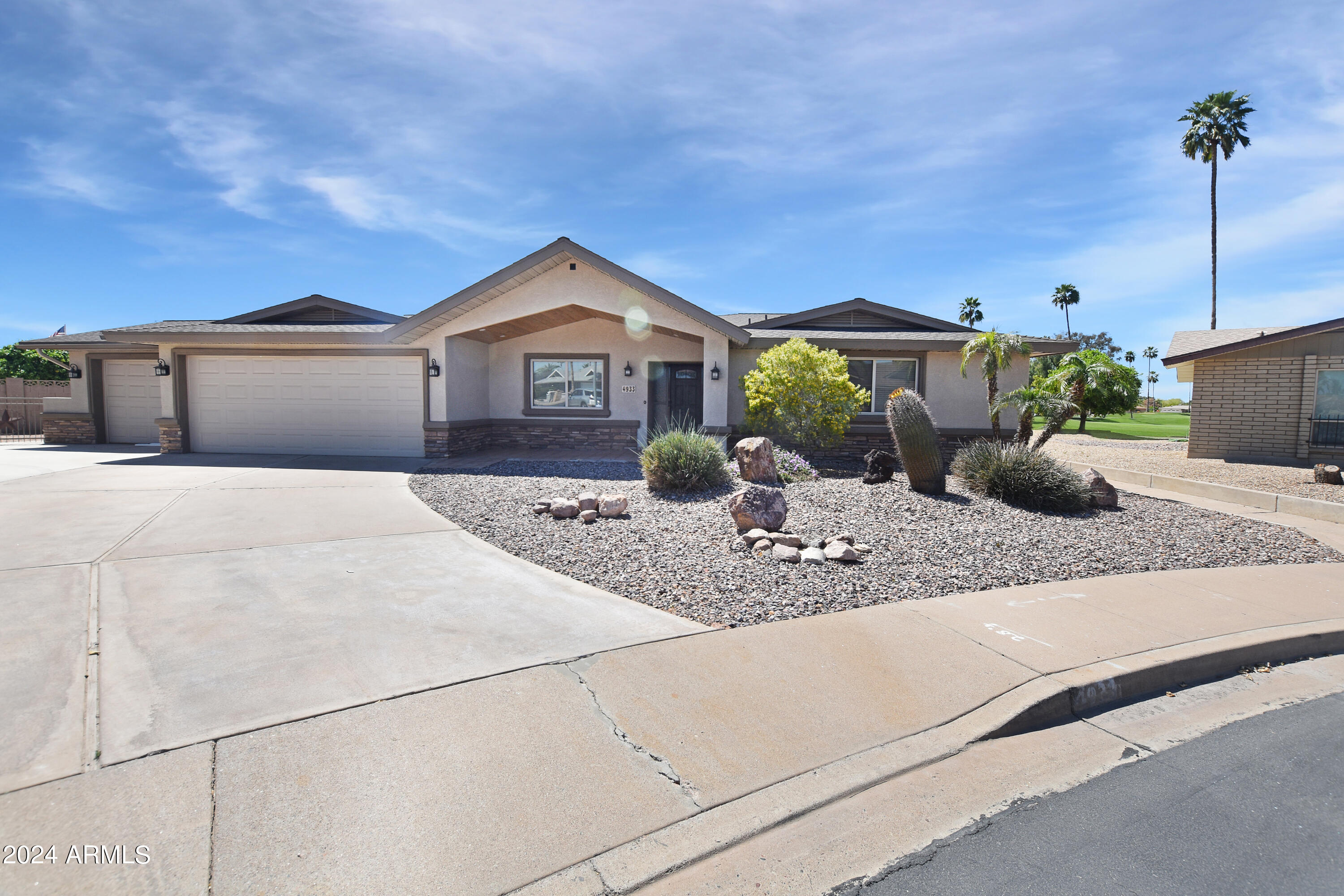 4933 E FLOWER Avenue