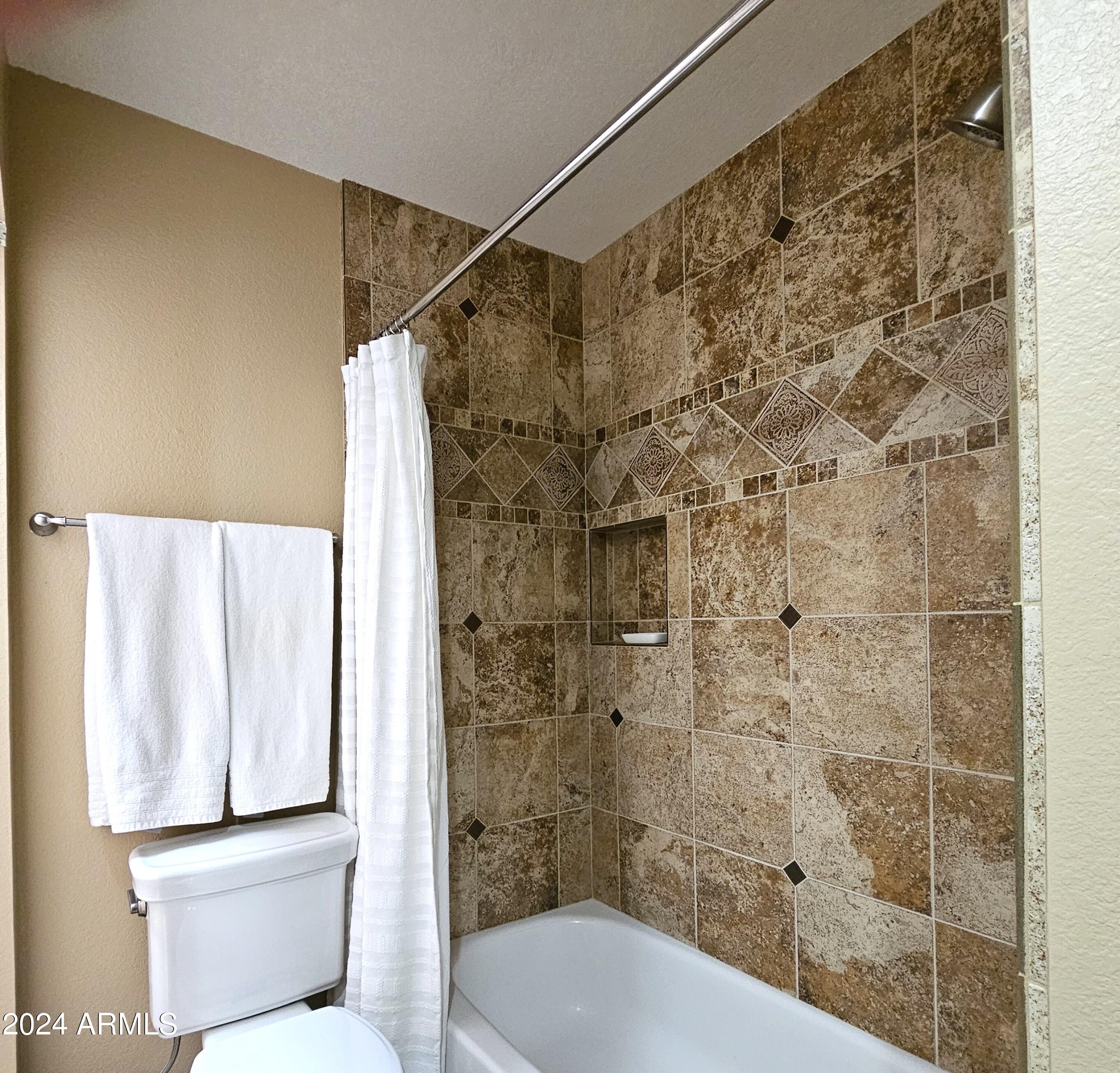 8109 E VIA DE VIVA --