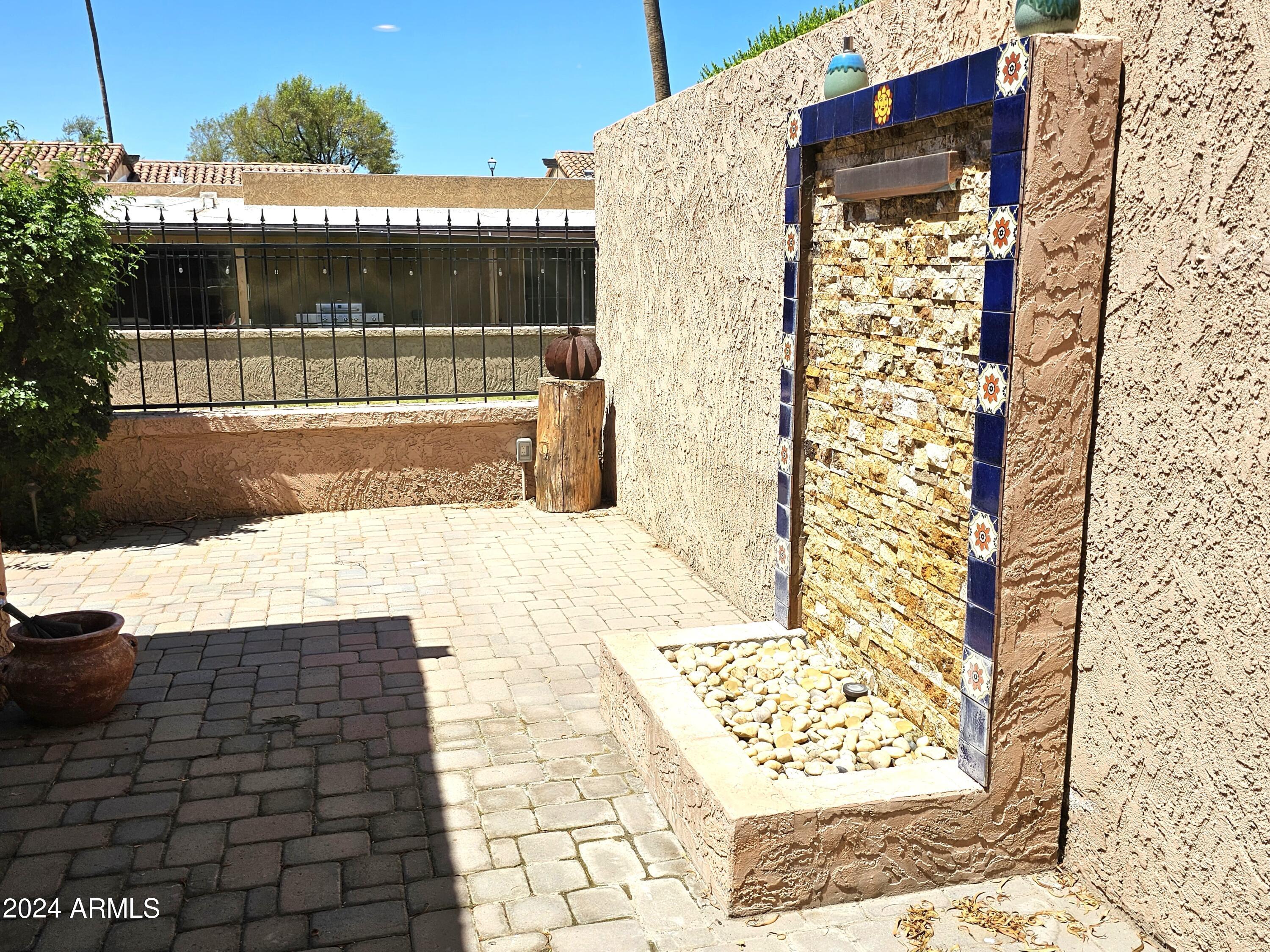 8109 E VIA DE VIVA --