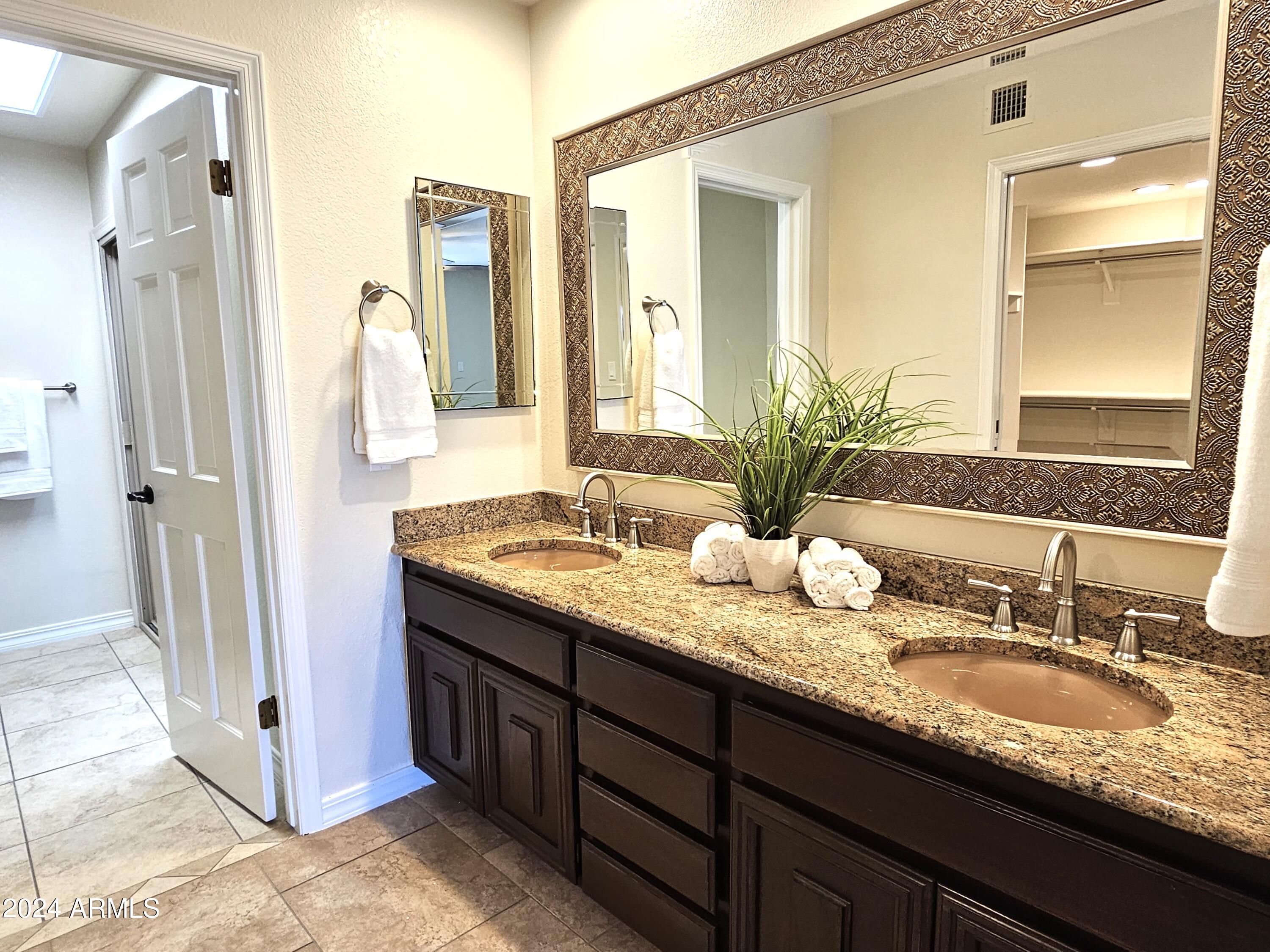 8109 E VIA DE VIVA --