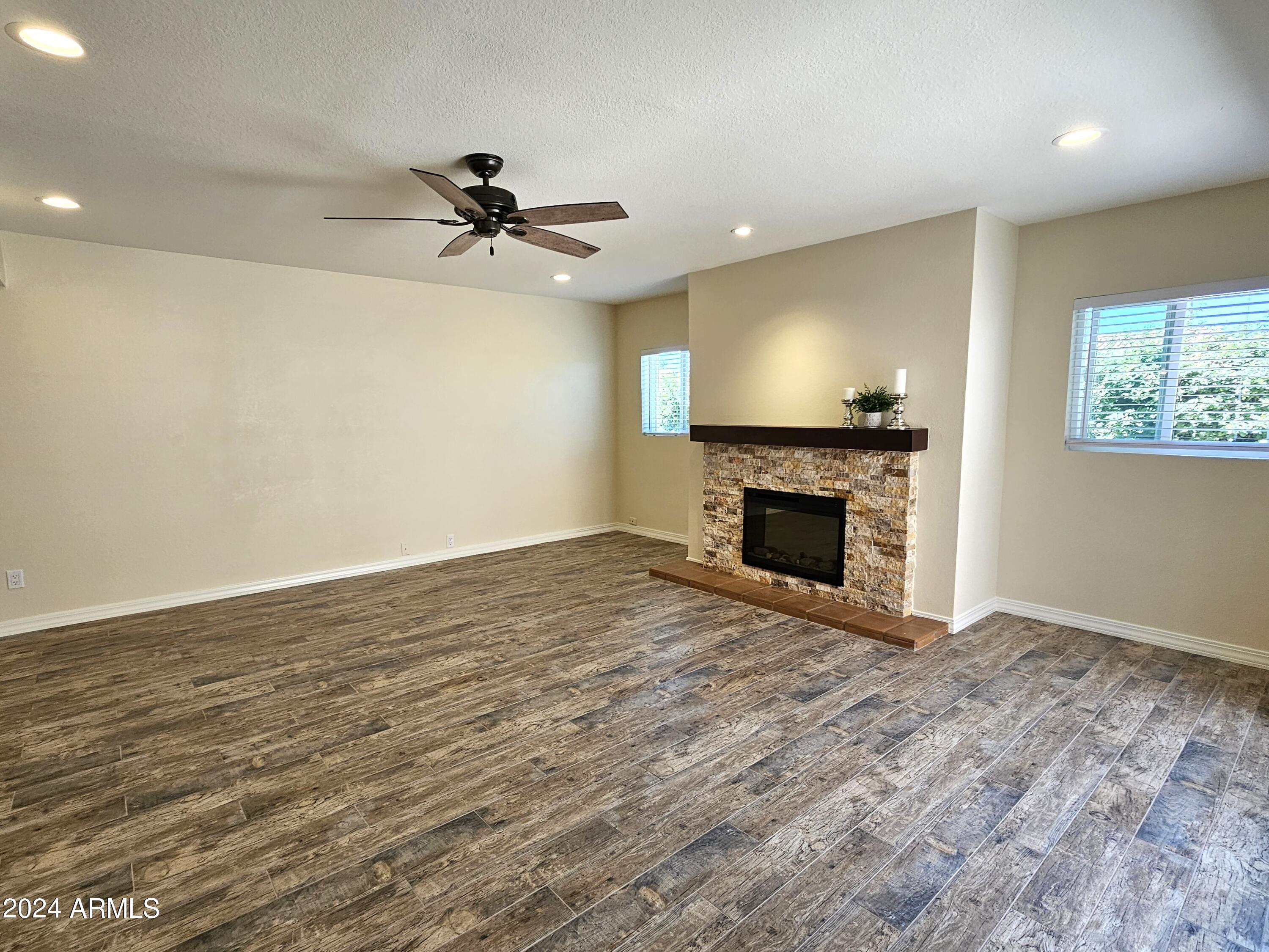 8109 E VIA DE VIVA --