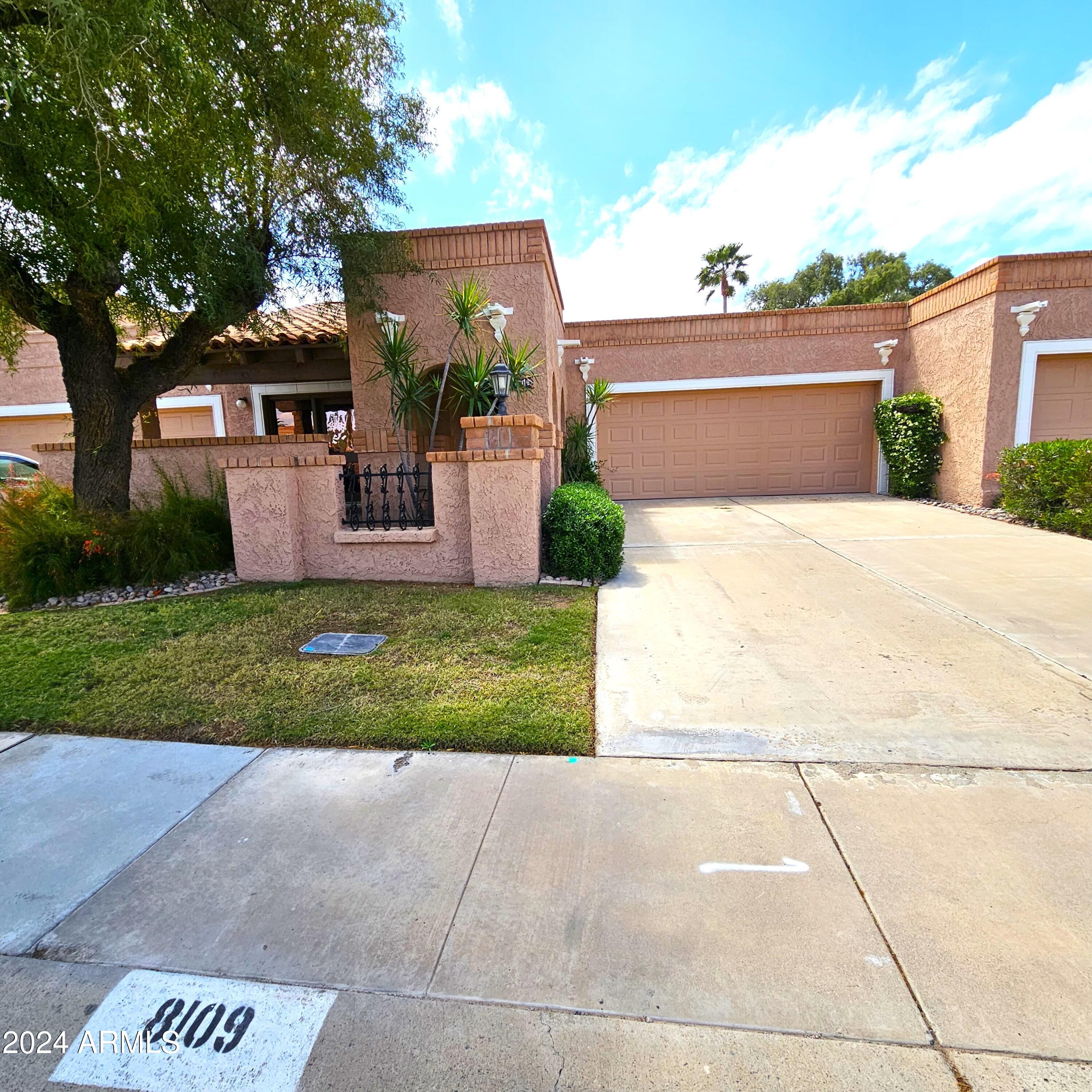 8109 E VIA DE VIVA --