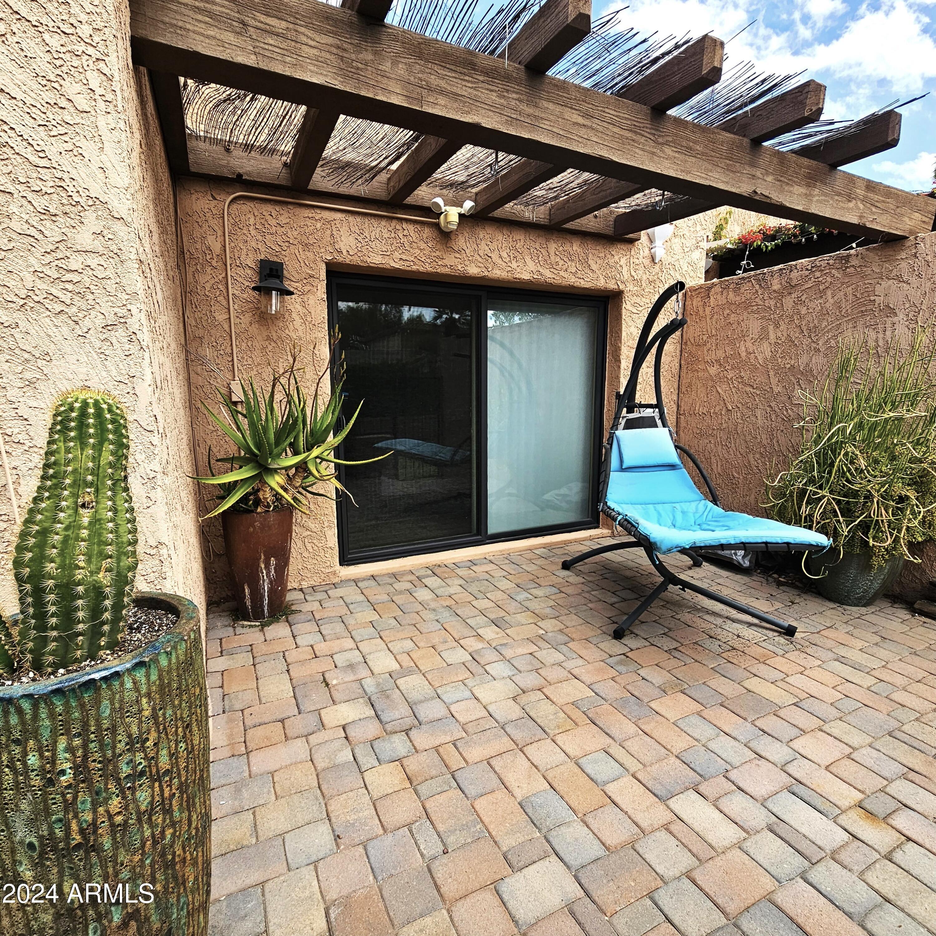 8109 E VIA DE VIVA --