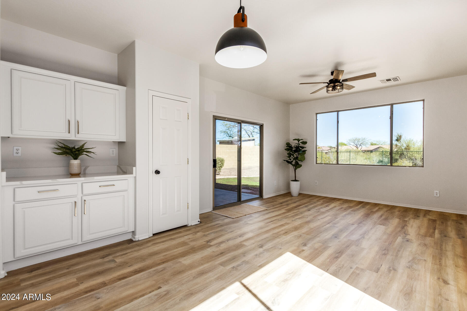 2731 W BISBEE Way