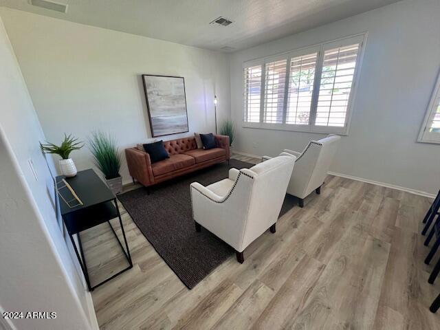 2731 W BISBEE Way