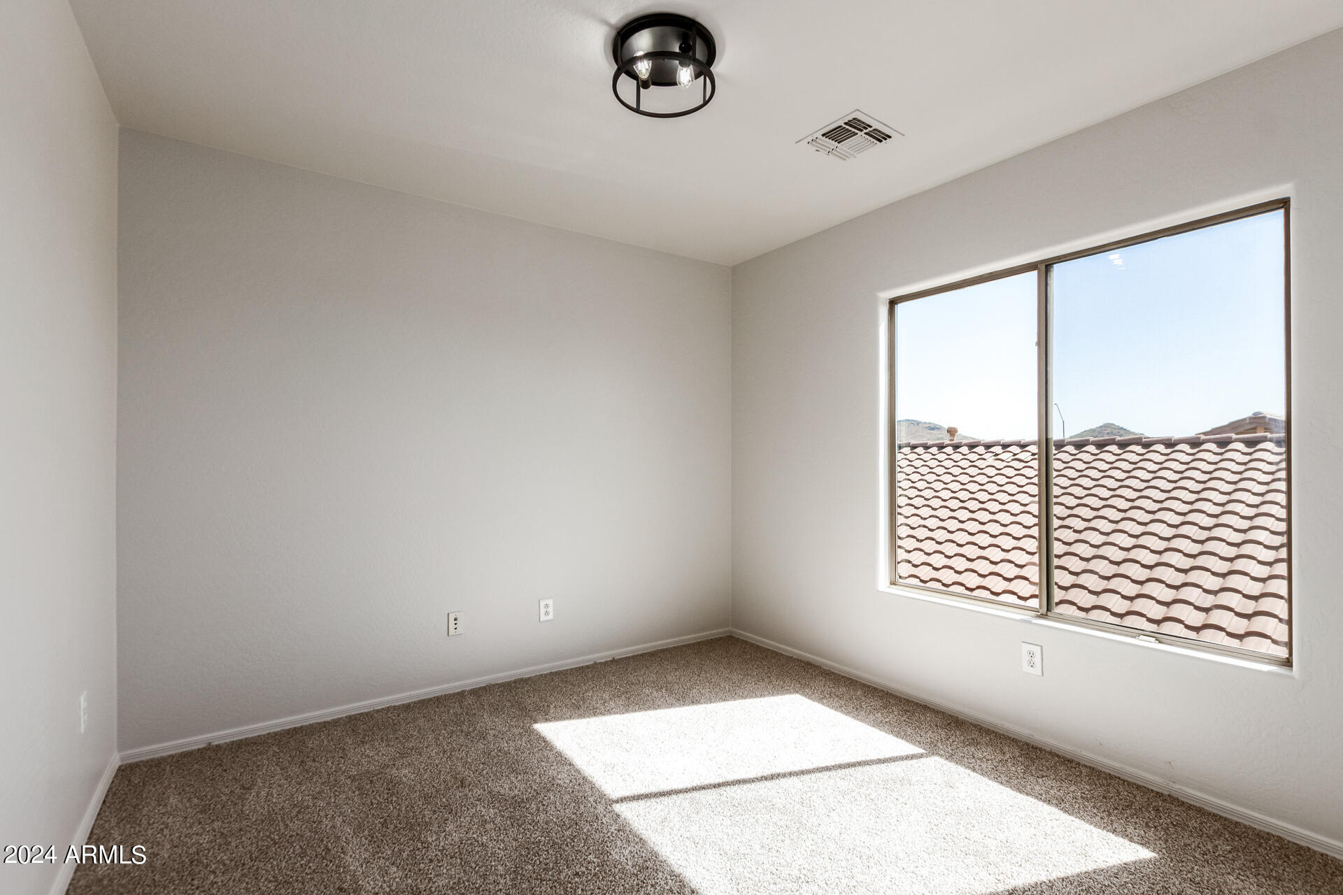 2731 W BISBEE Way