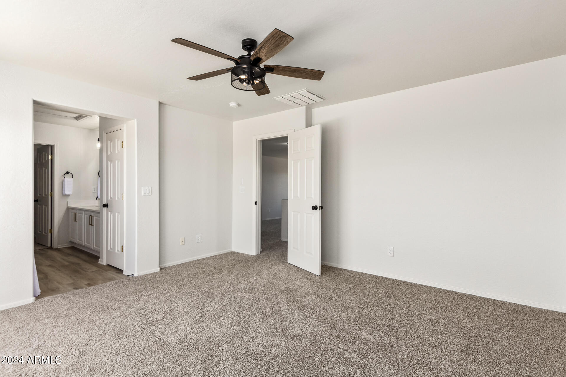 2731 W BISBEE Way