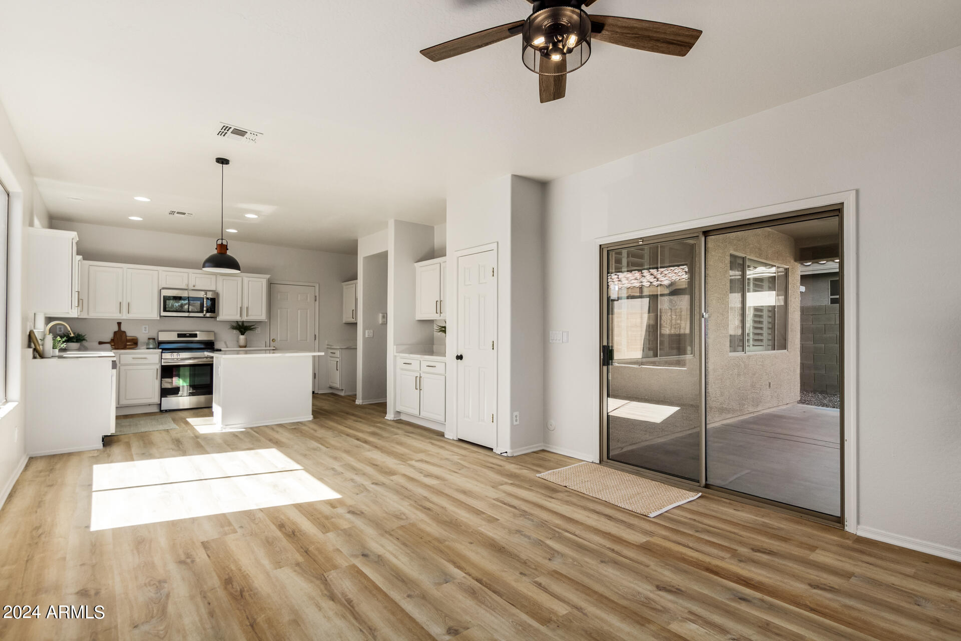 2731 W BISBEE Way