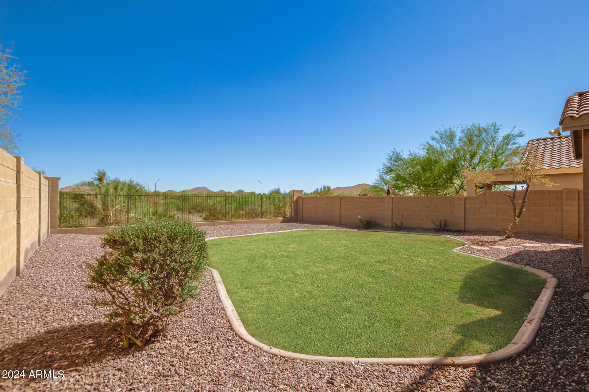 2731 W BISBEE Way