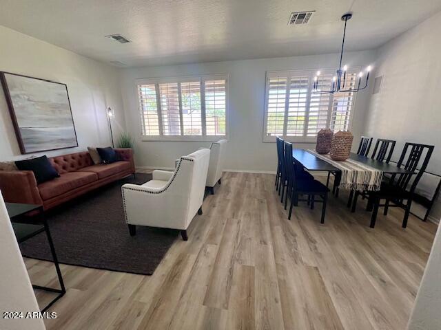 2731 W BISBEE Way