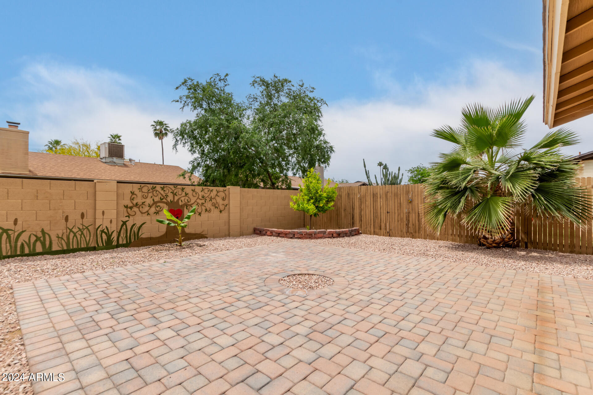 815 W KIVA Avenue