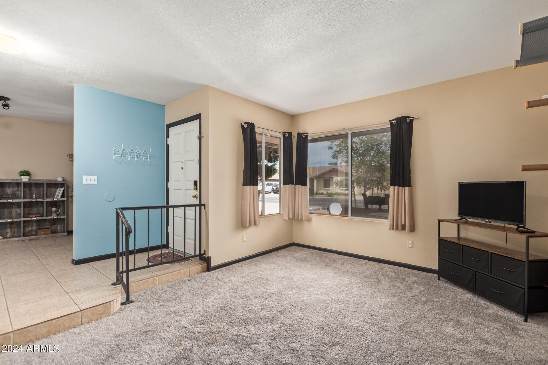 815 W KIVA Avenue