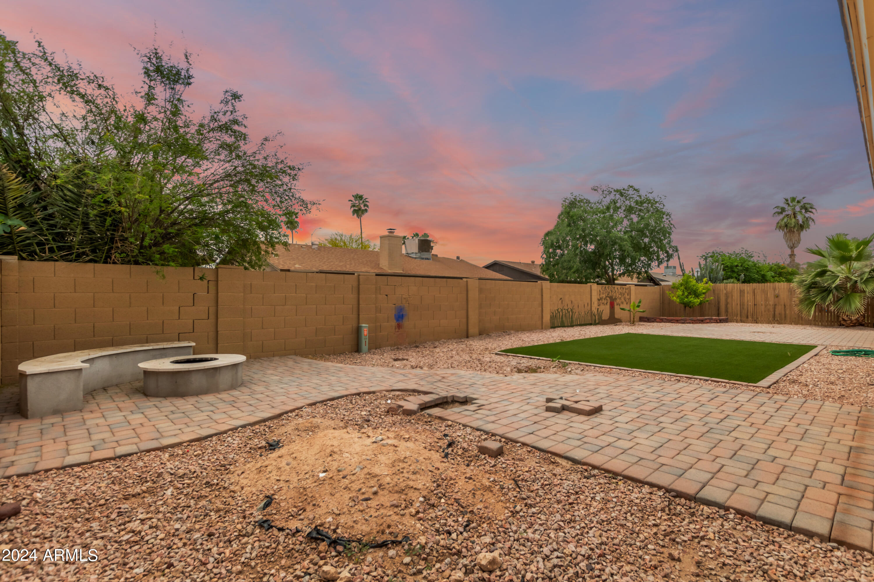 815 W KIVA Avenue
