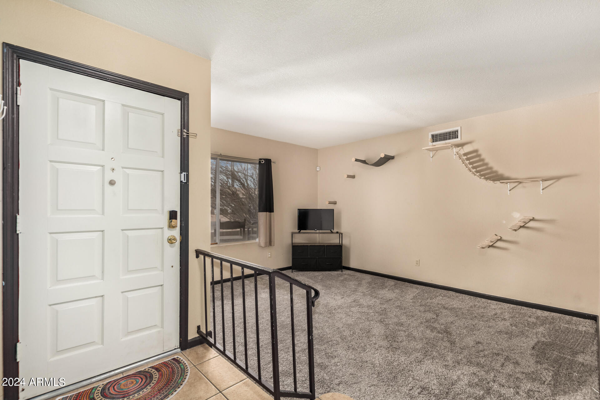 815 W KIVA Avenue
