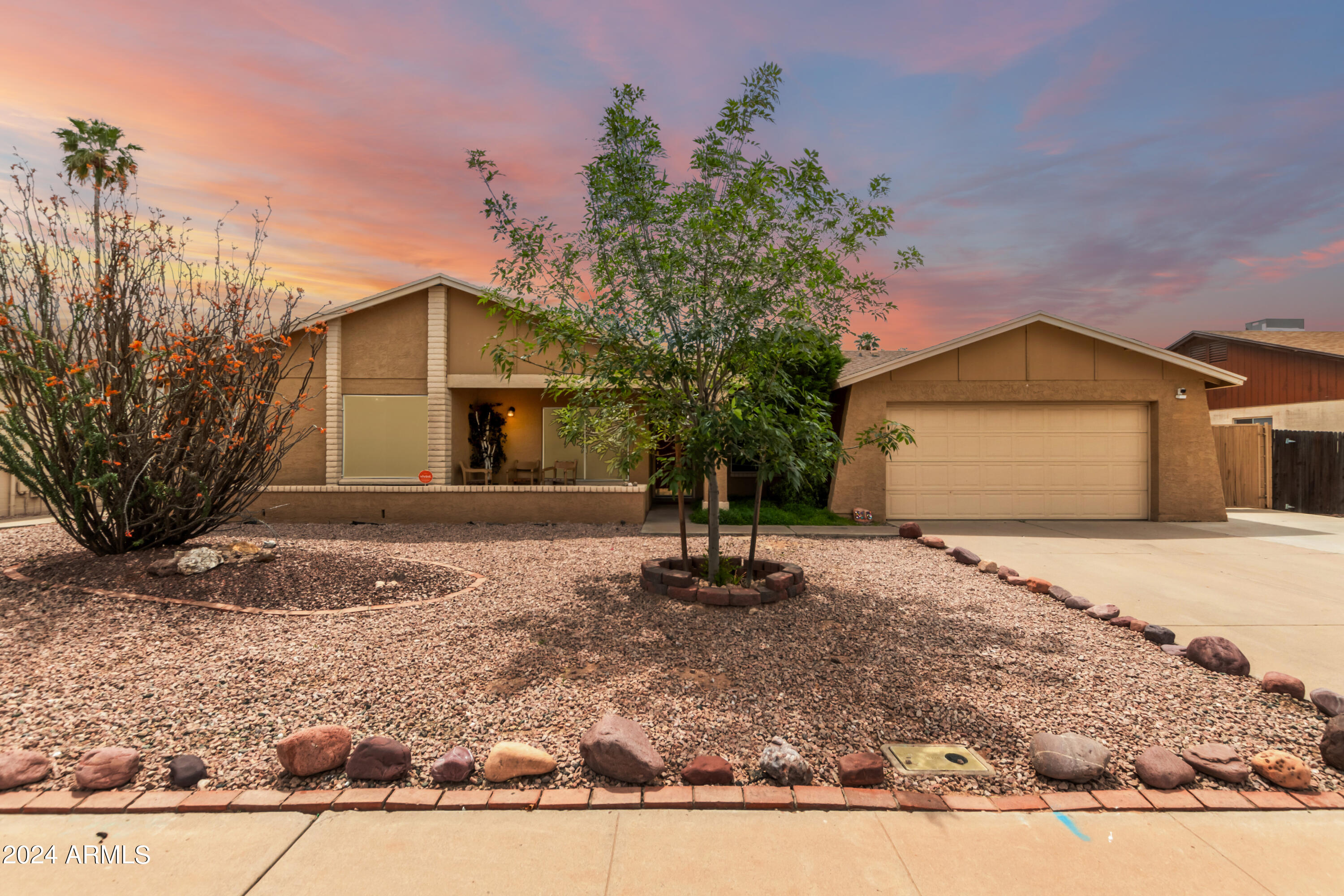 815 W KIVA Avenue