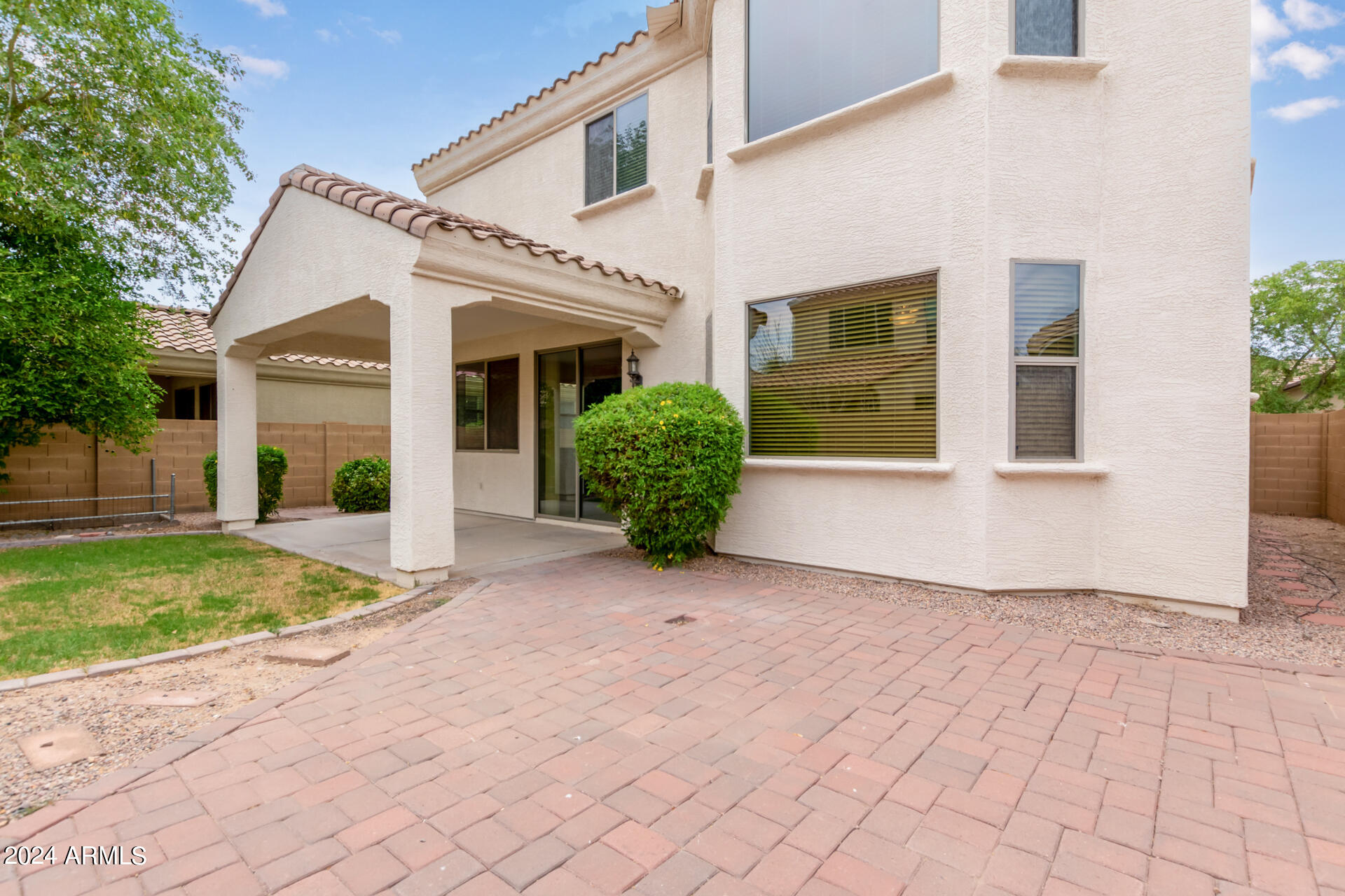 91 W HACKBERRY Drive