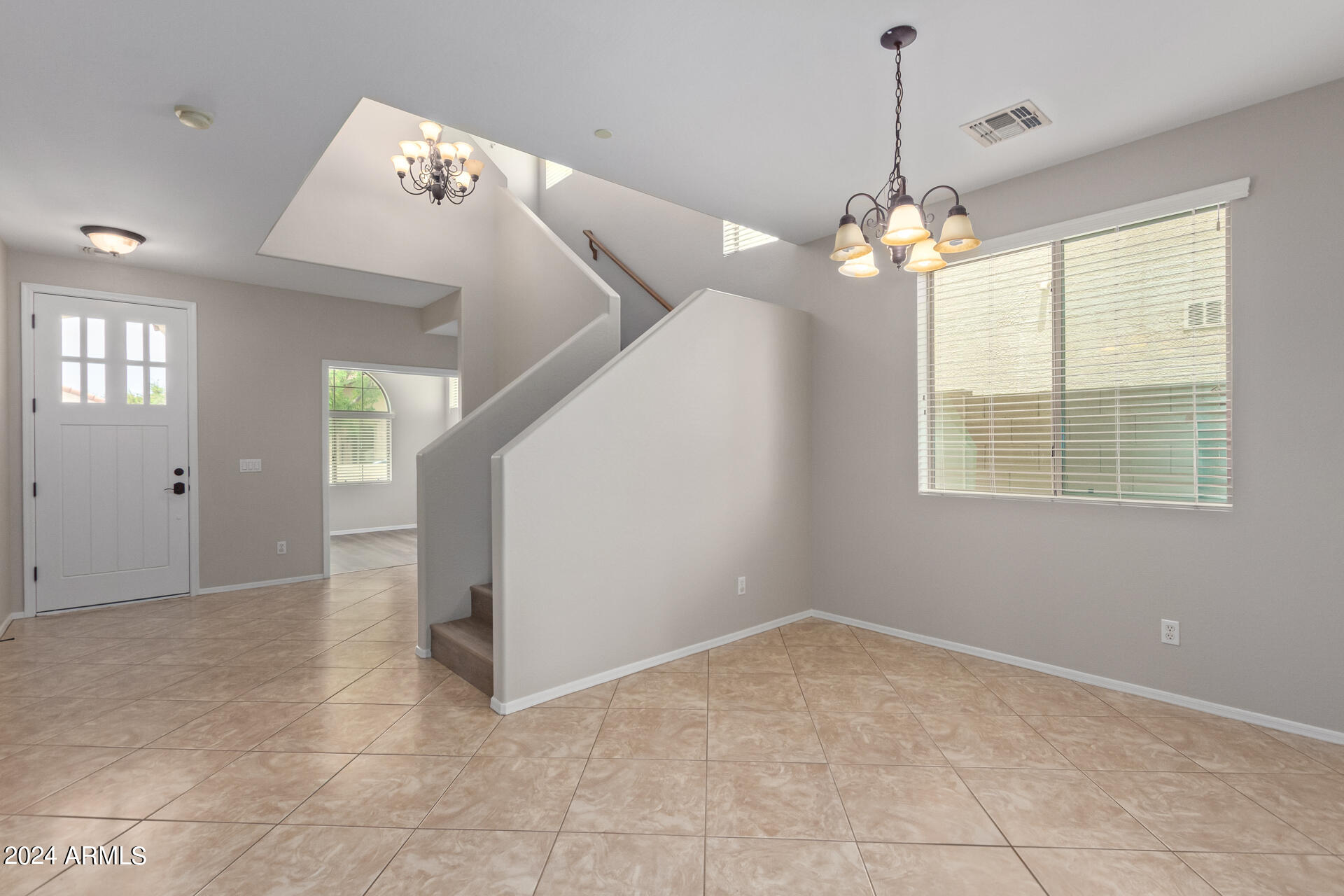 91 W HACKBERRY Drive