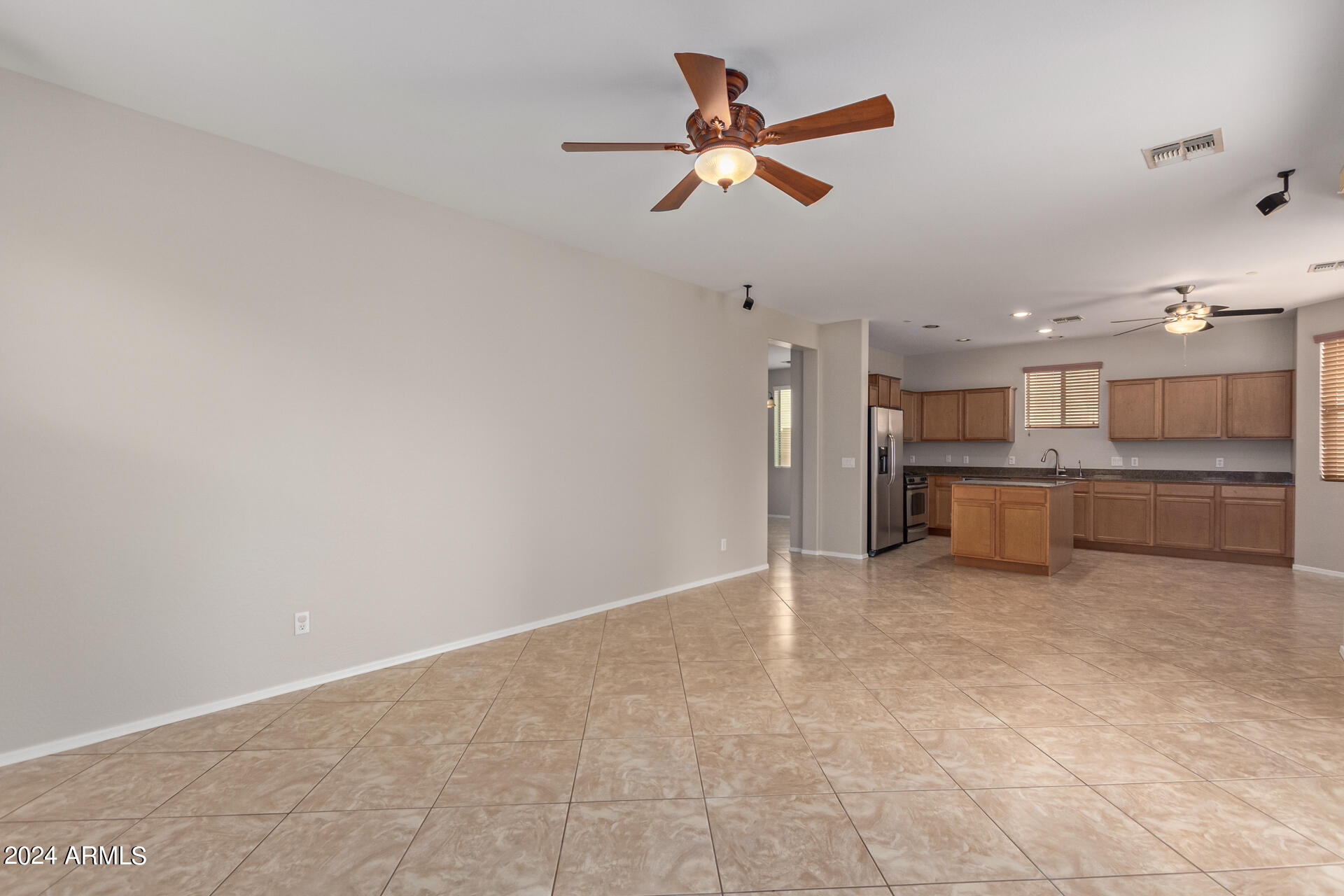 91 W HACKBERRY Drive