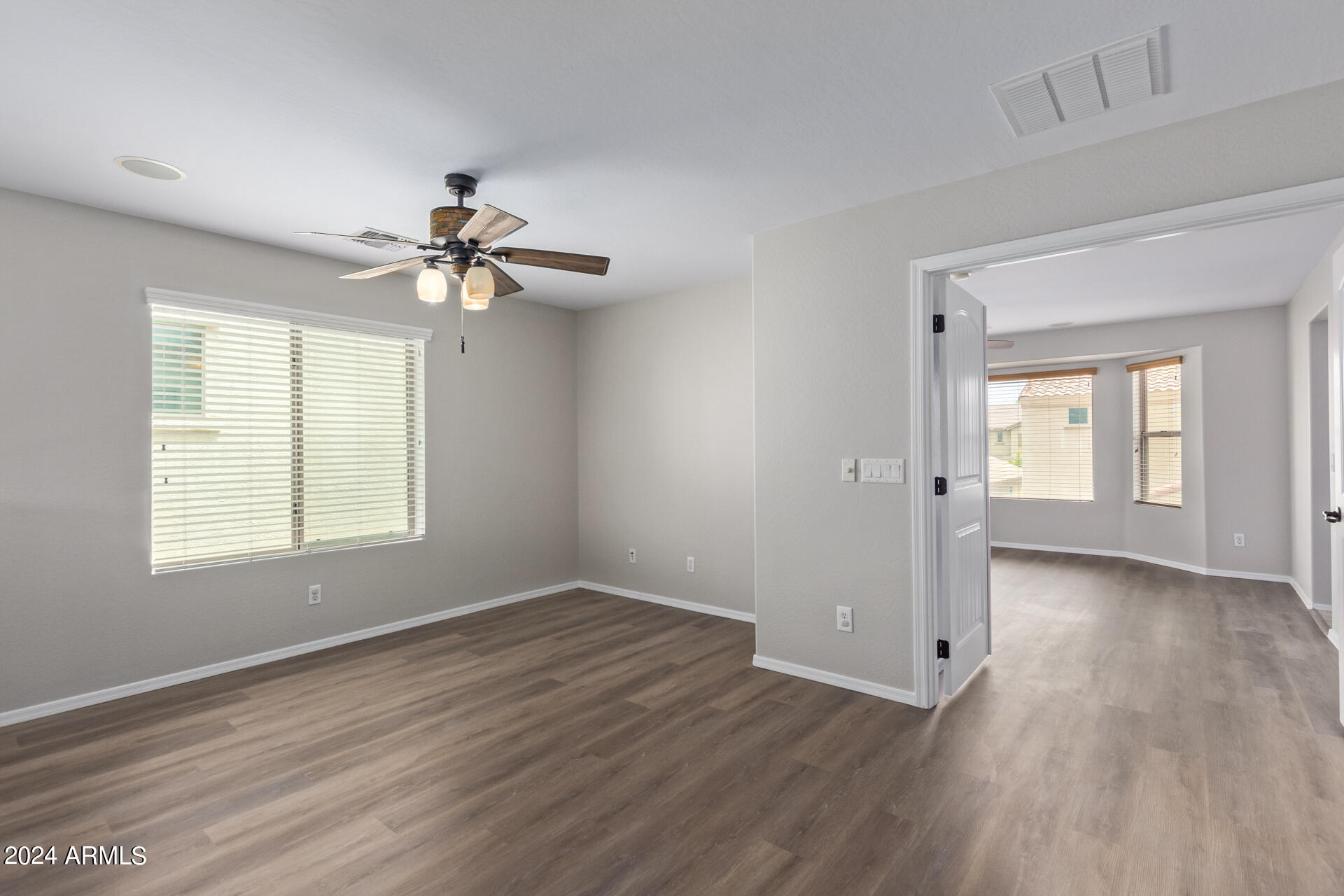 91 W HACKBERRY Drive