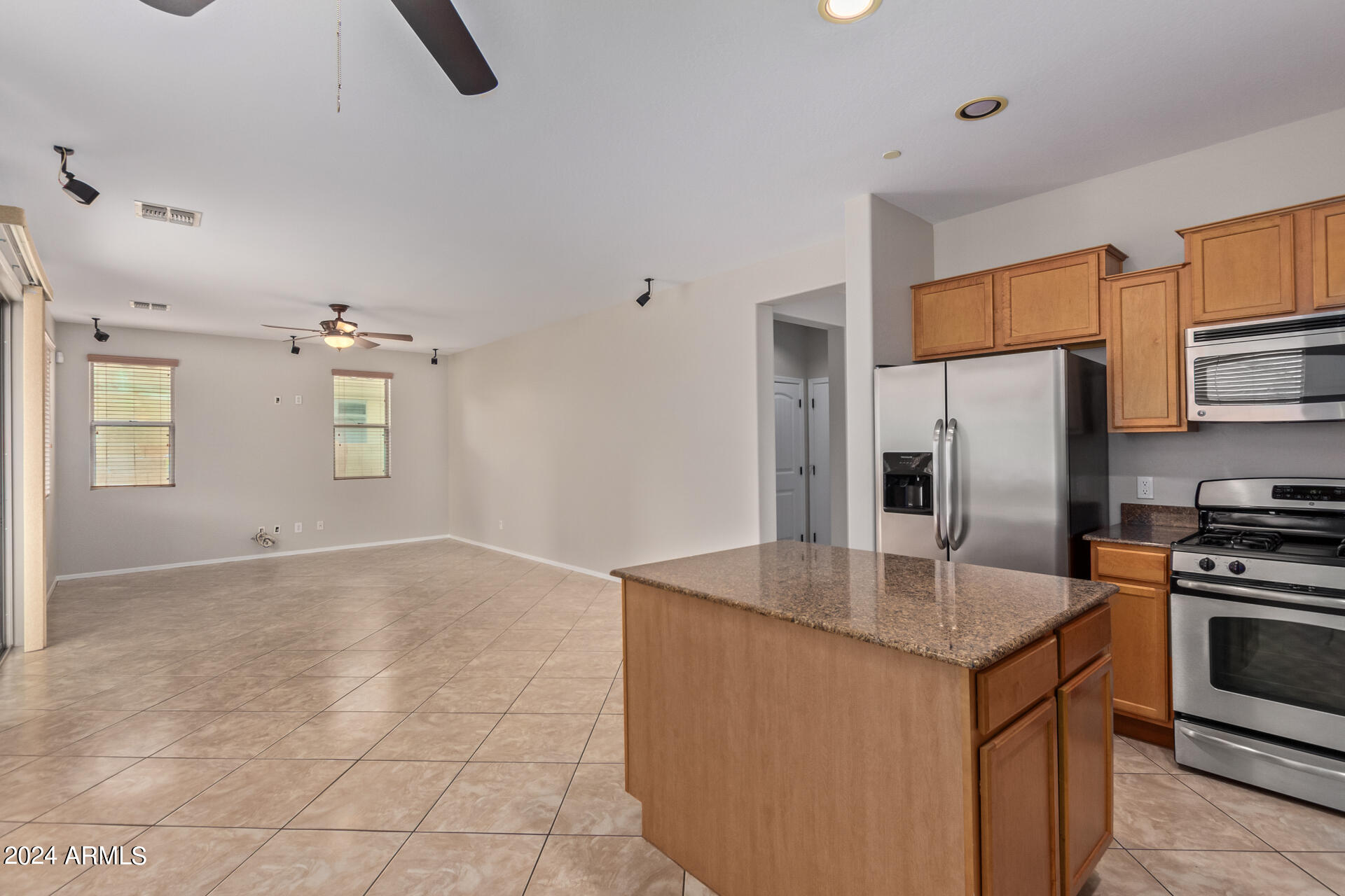 91 W HACKBERRY Drive