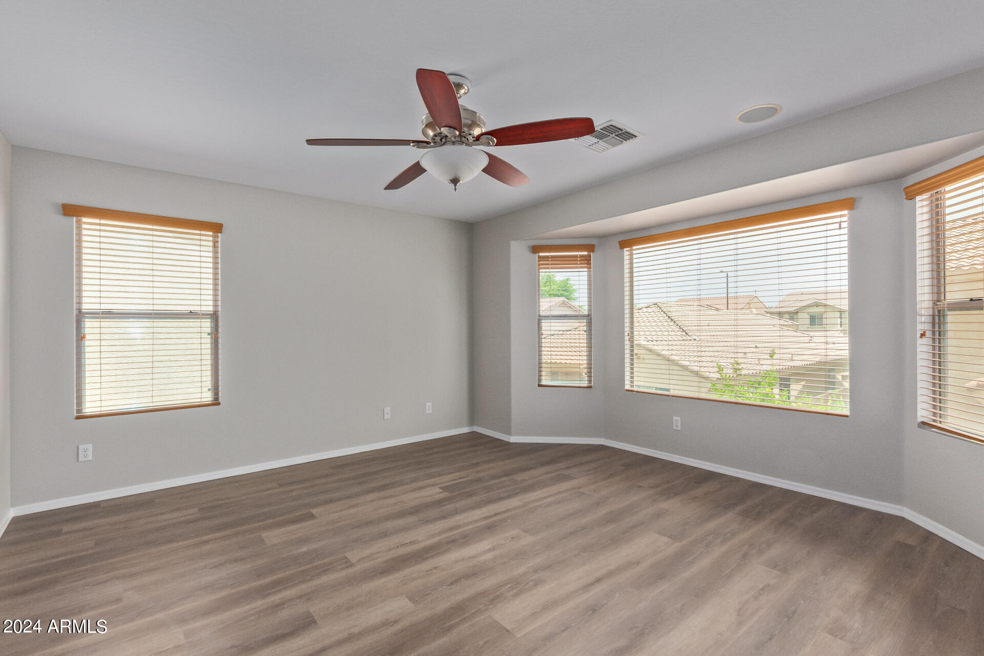 91 W HACKBERRY Drive