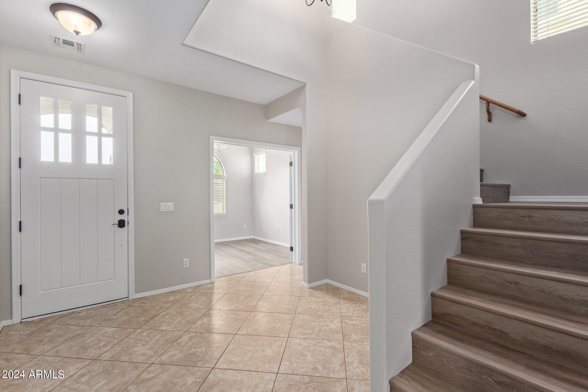 91 W HACKBERRY Drive