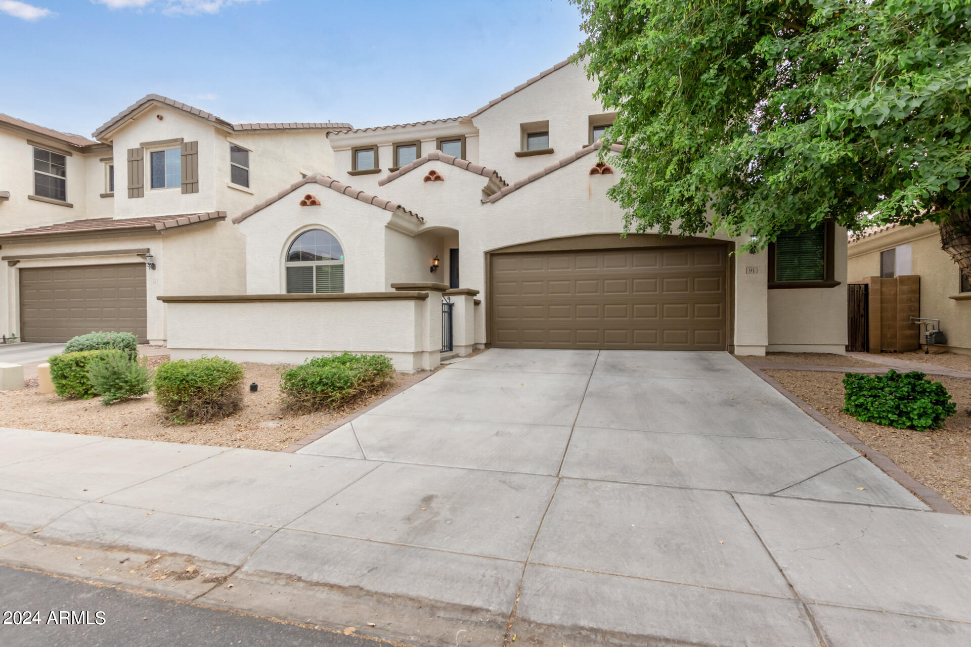 91 W HACKBERRY Drive