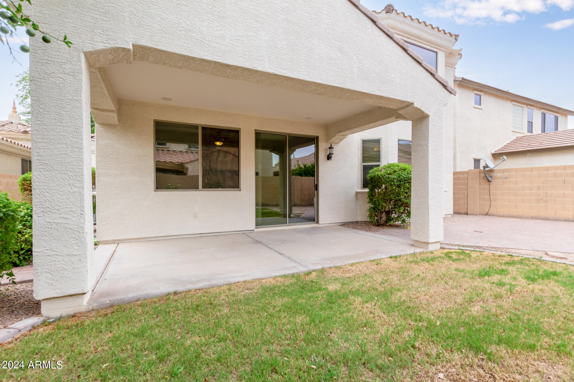 91 W HACKBERRY Drive
