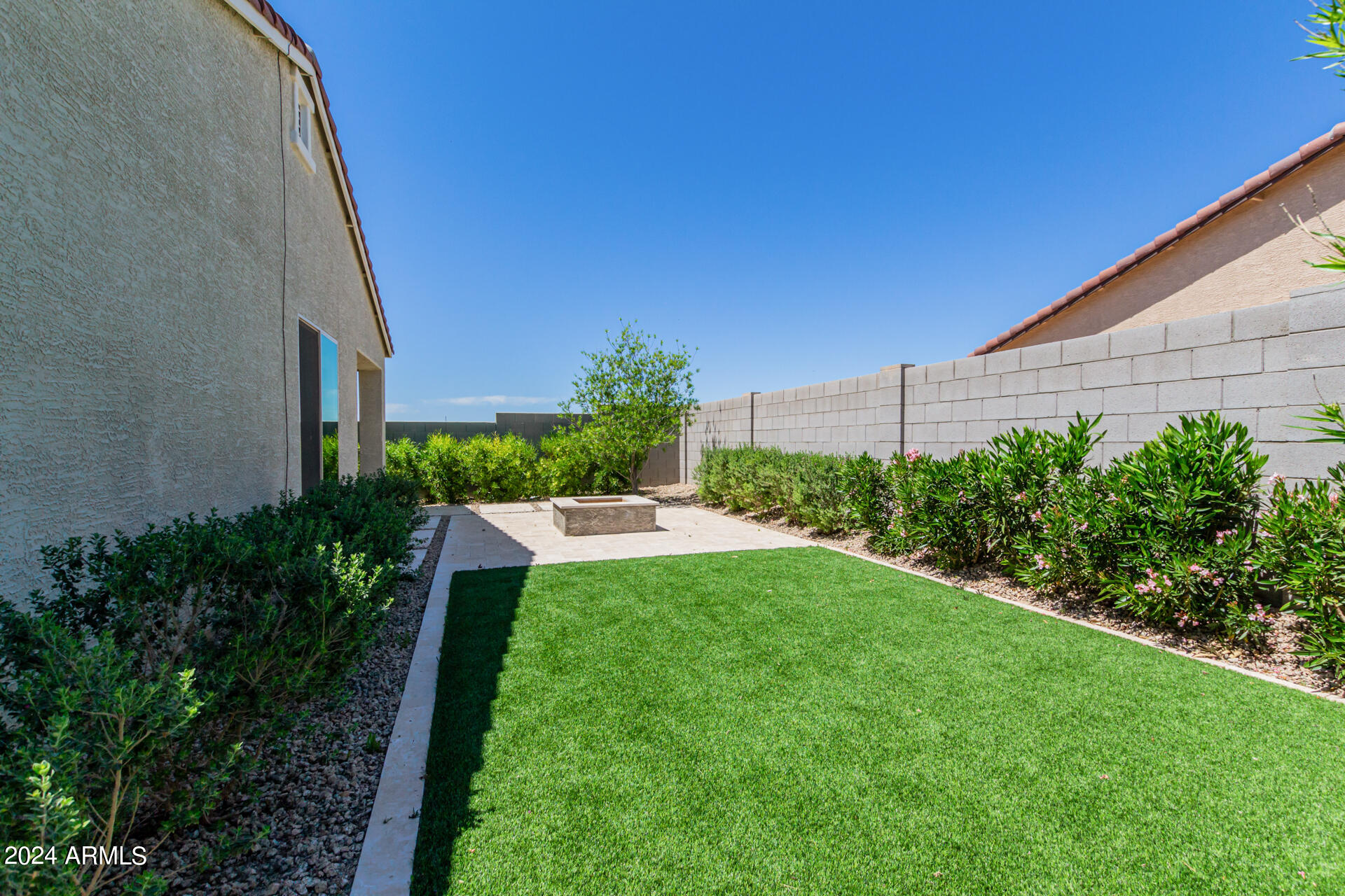 1772 W AZTEC Drive