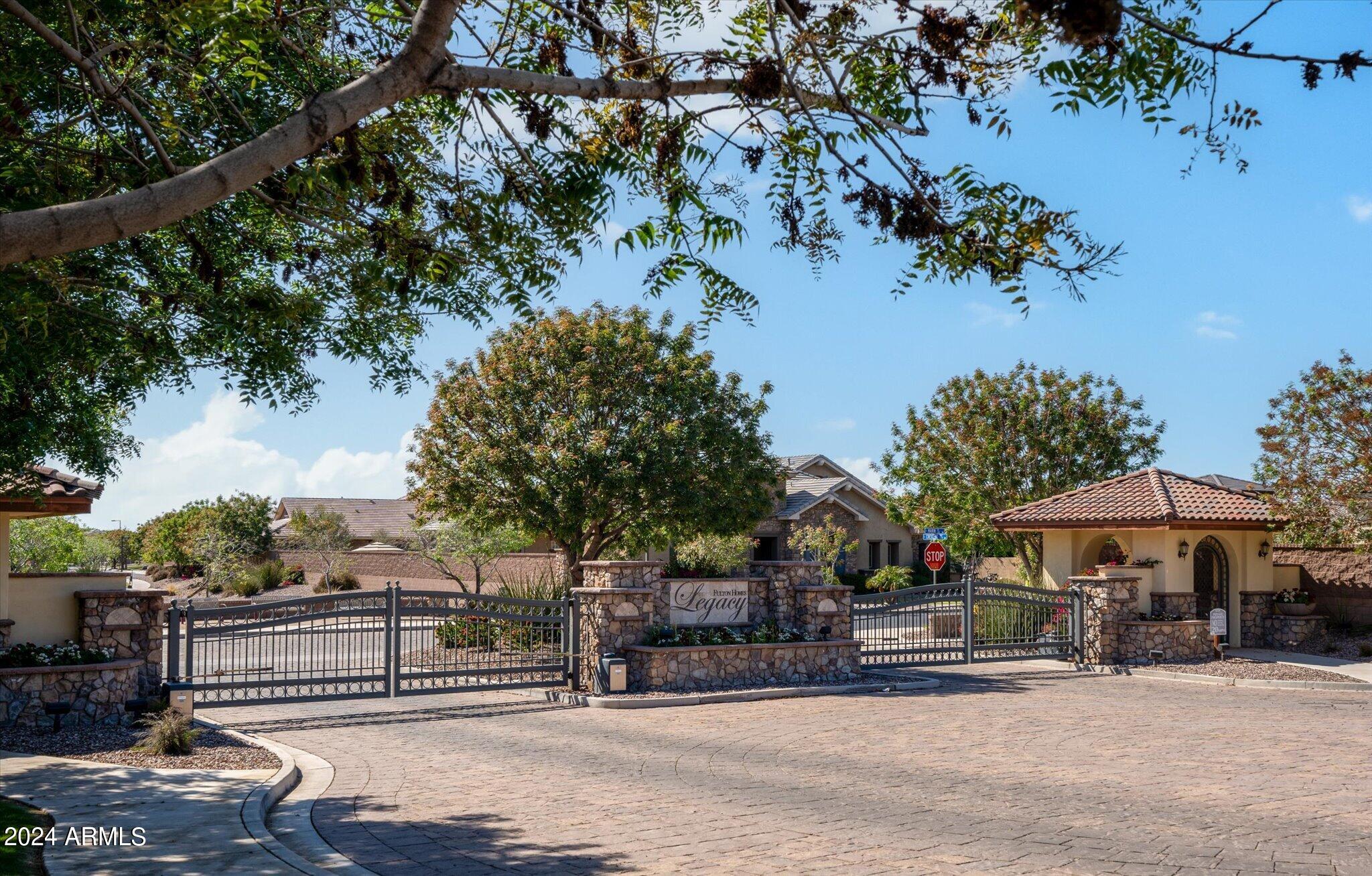 2040 E ARIS Drive