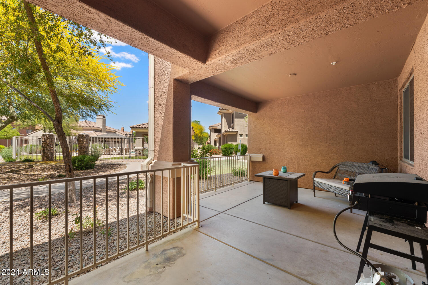 955 E KNOX Road, 118