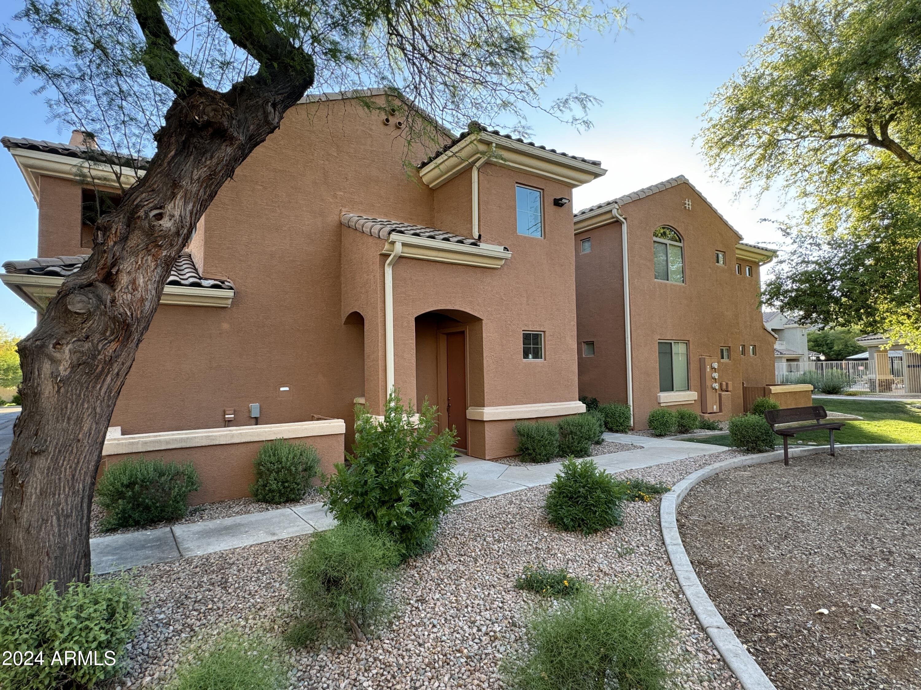 955 E KNOX Road, 118