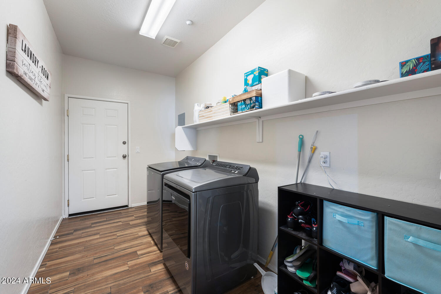 955 E KNOX Road, 118