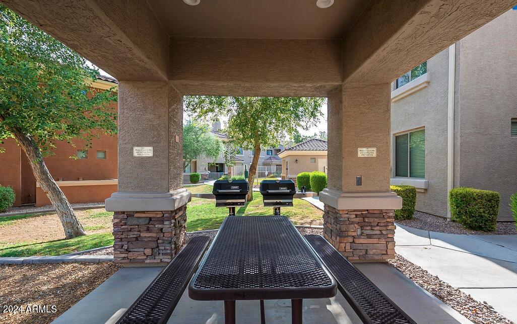 955 E KNOX Road, 118