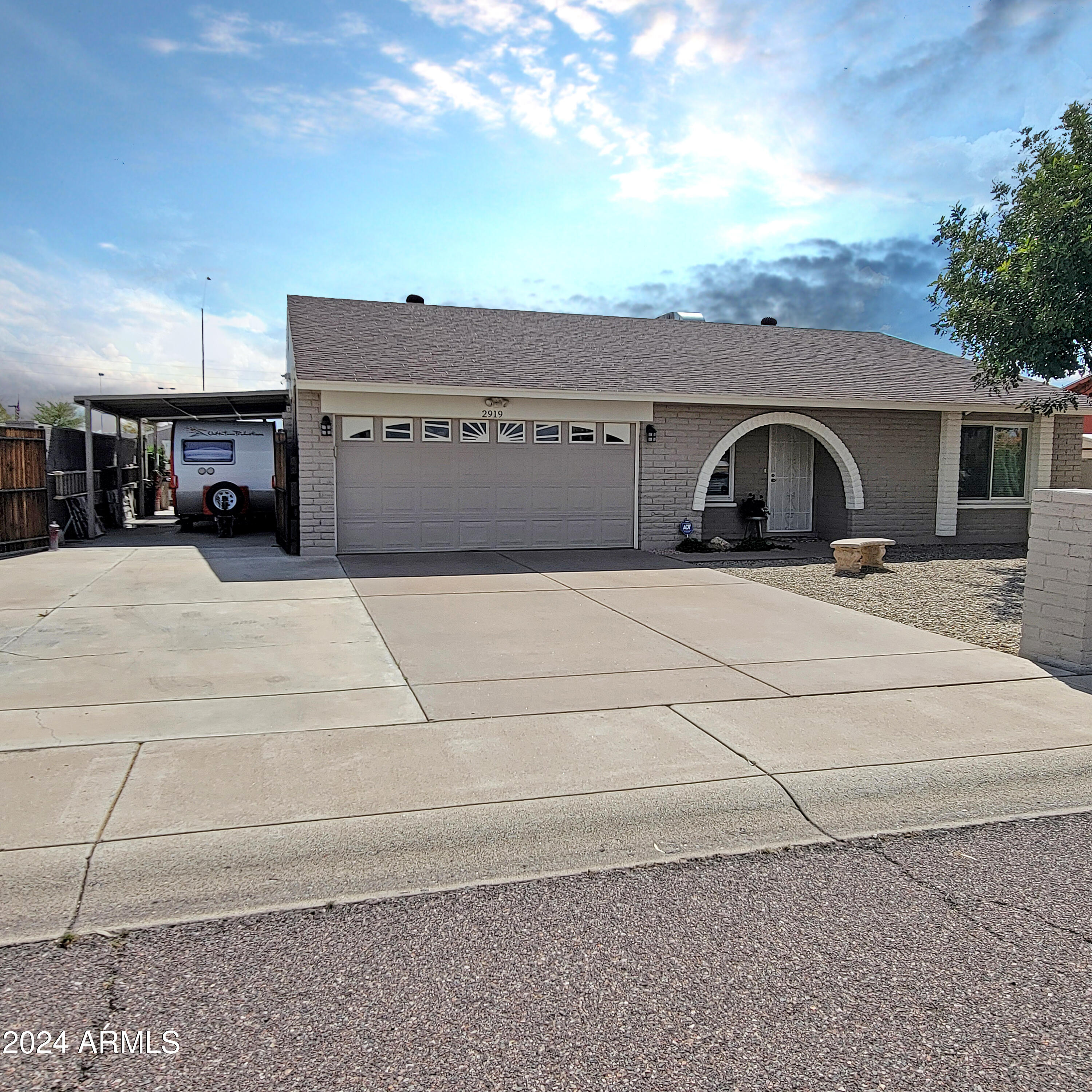 2919 W WOODRIDGE Drive