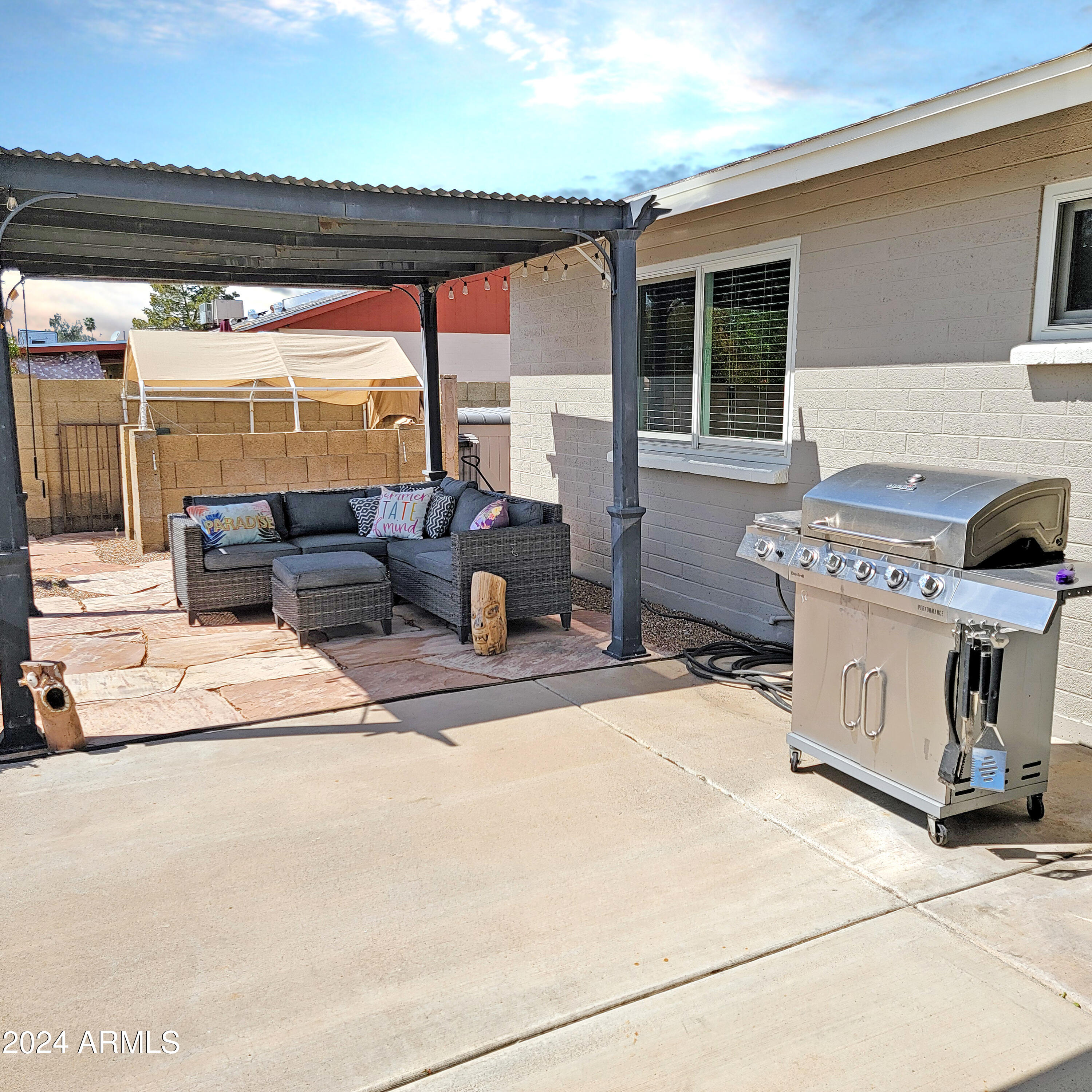 2919 W WOODRIDGE Drive