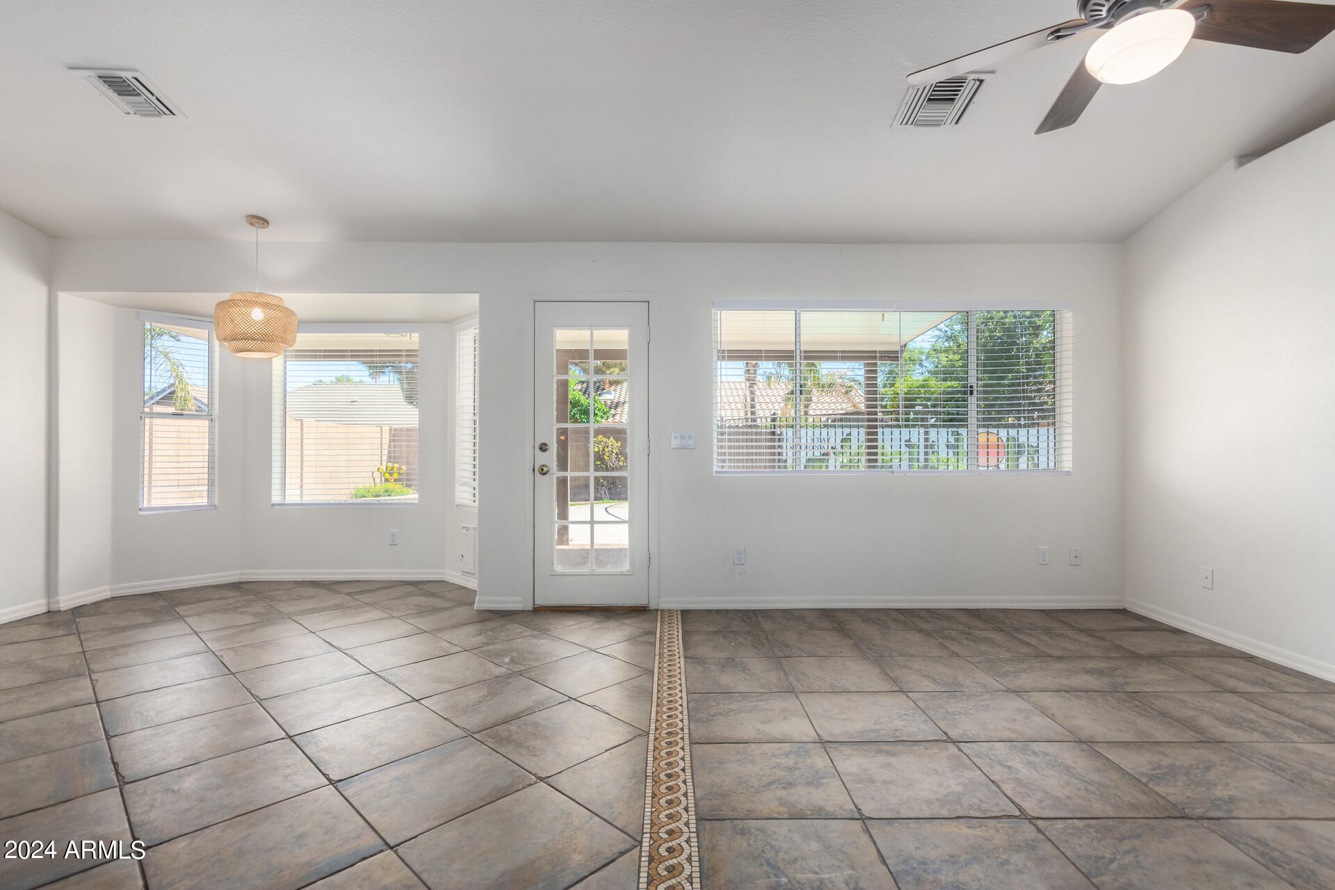 907 E ENCINAS Avenue