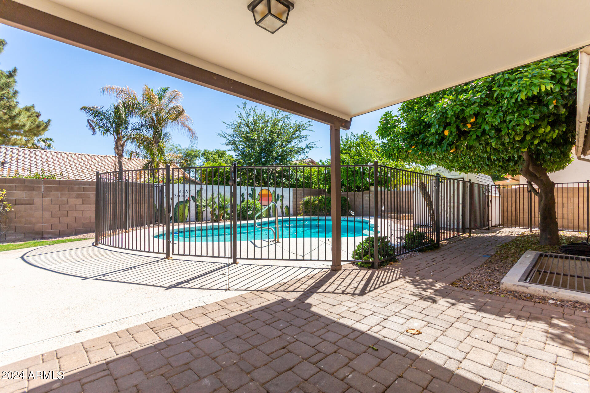 907 E ENCINAS Avenue
