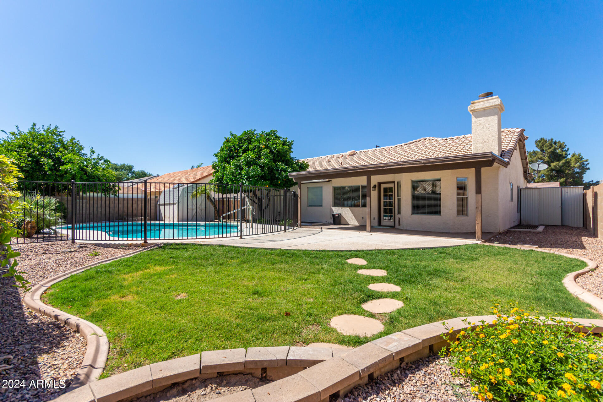 907 E ENCINAS Avenue